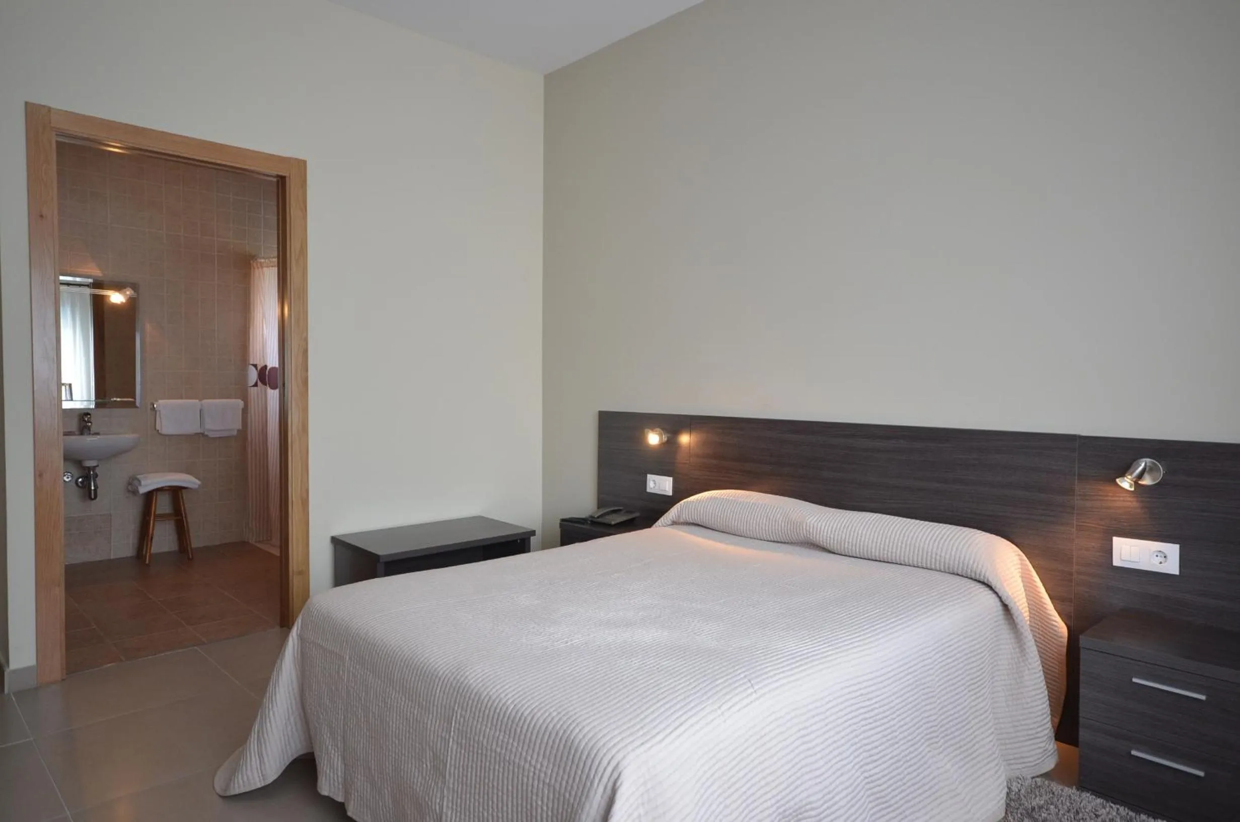 Photo of the whole room, Bed in Hotel Susuqui