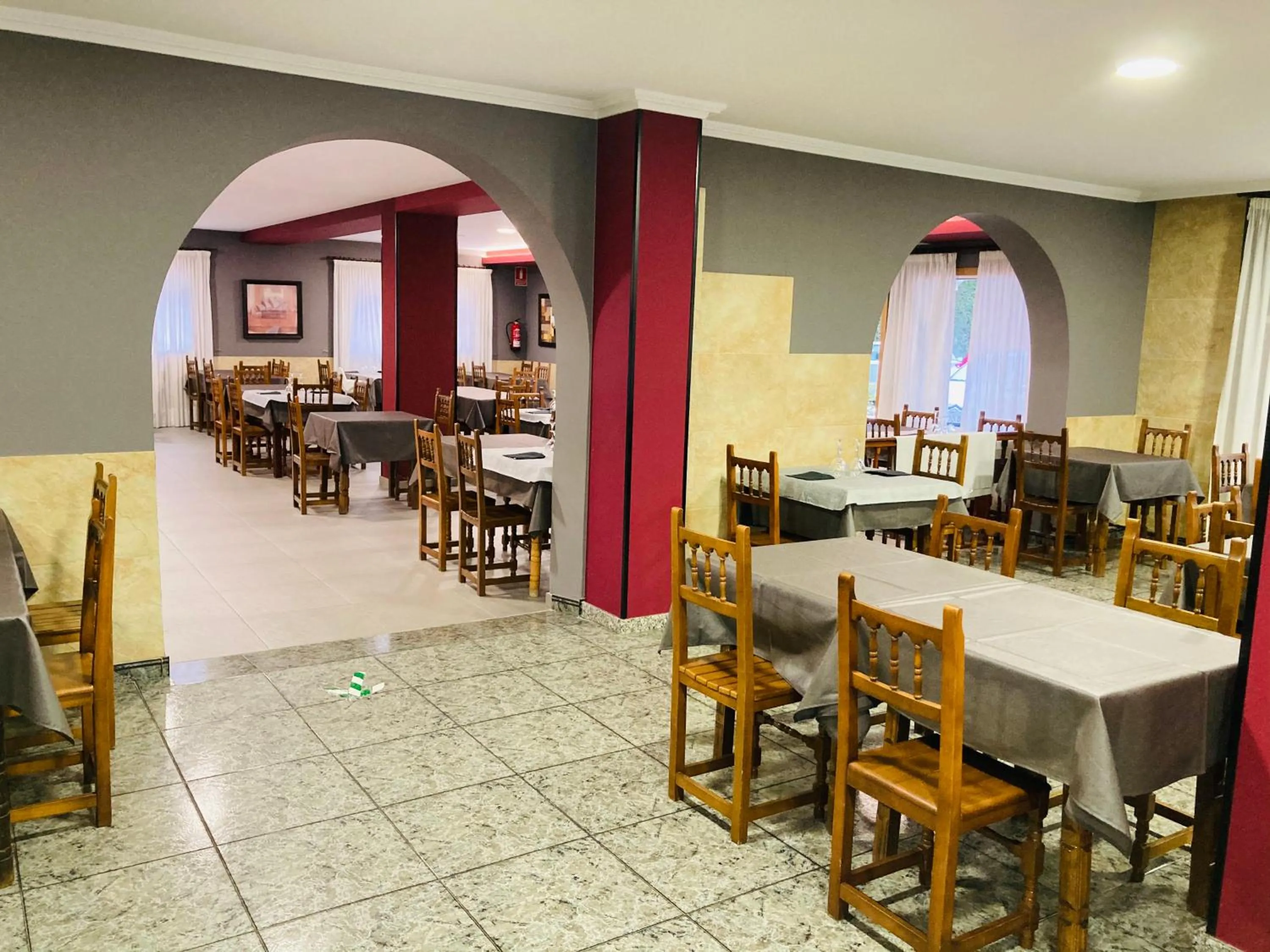 Restaurant/places to eat in Hotel Susuqui