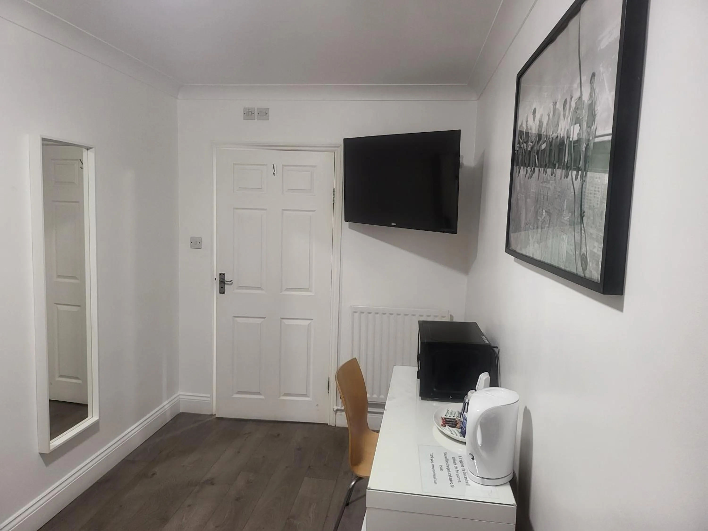 TV and multimedia in Abbey Point Hotel