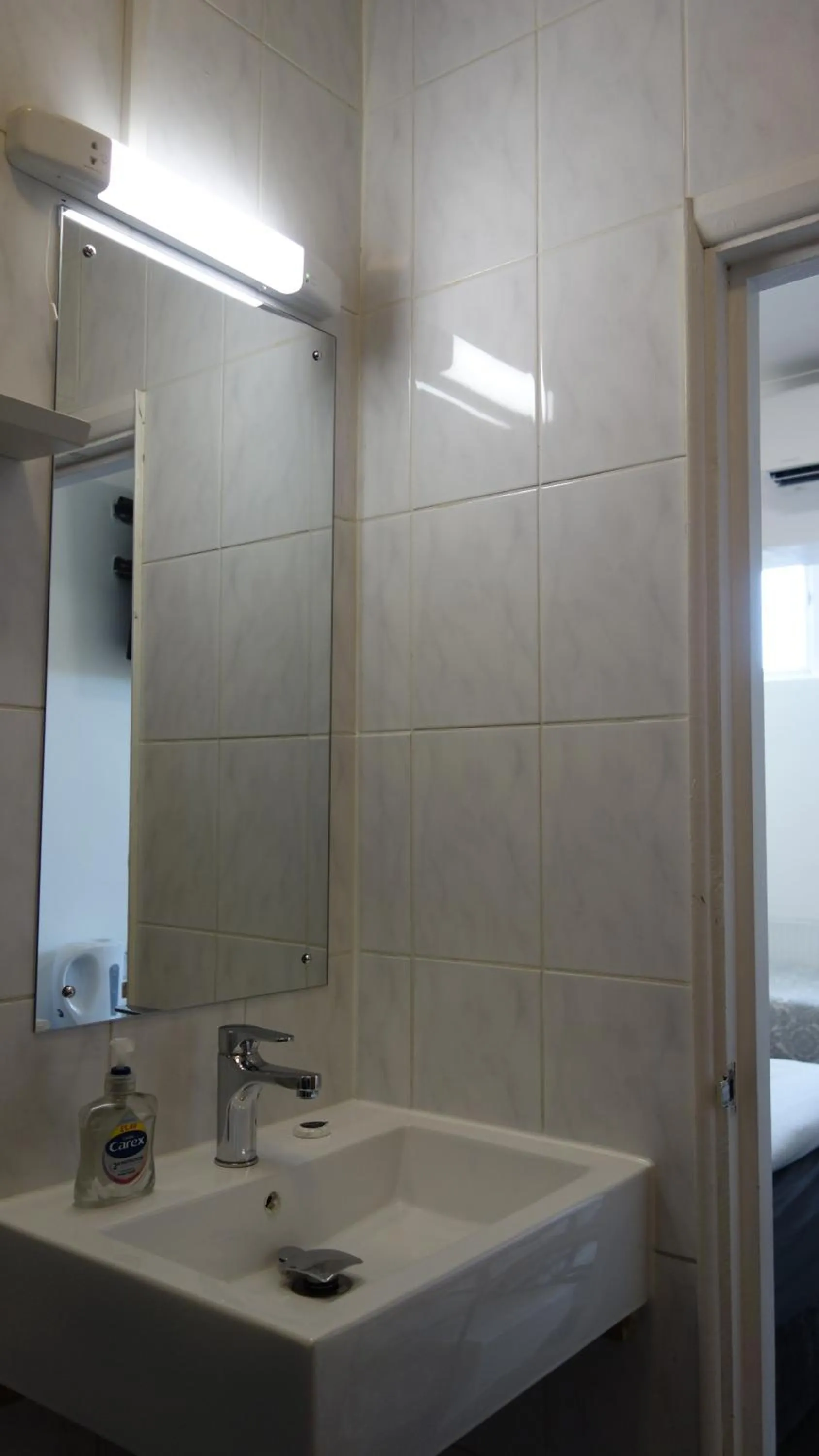 Bathroom in Abbey Point Hotel