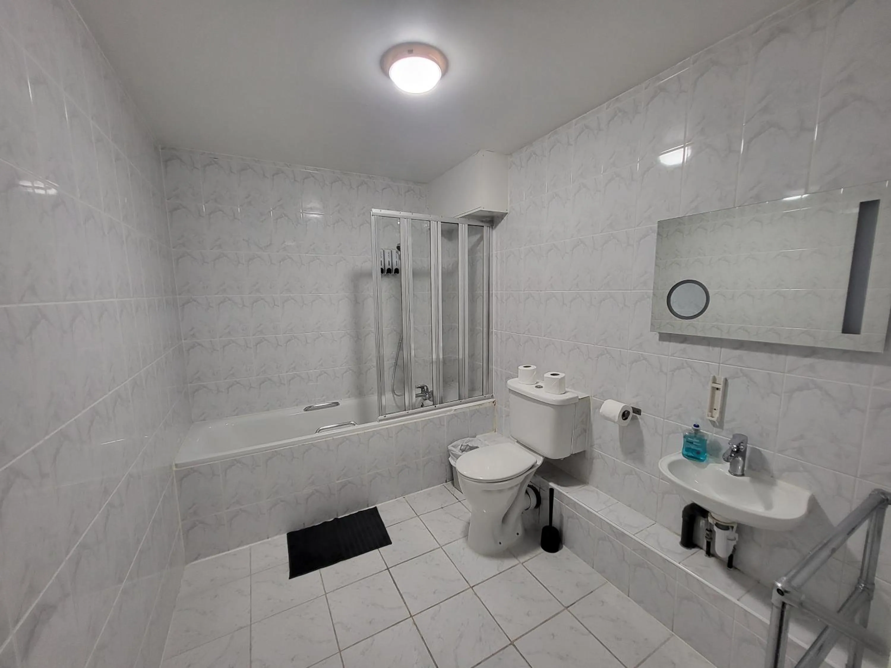 Toilet in Abbey Point Hotel