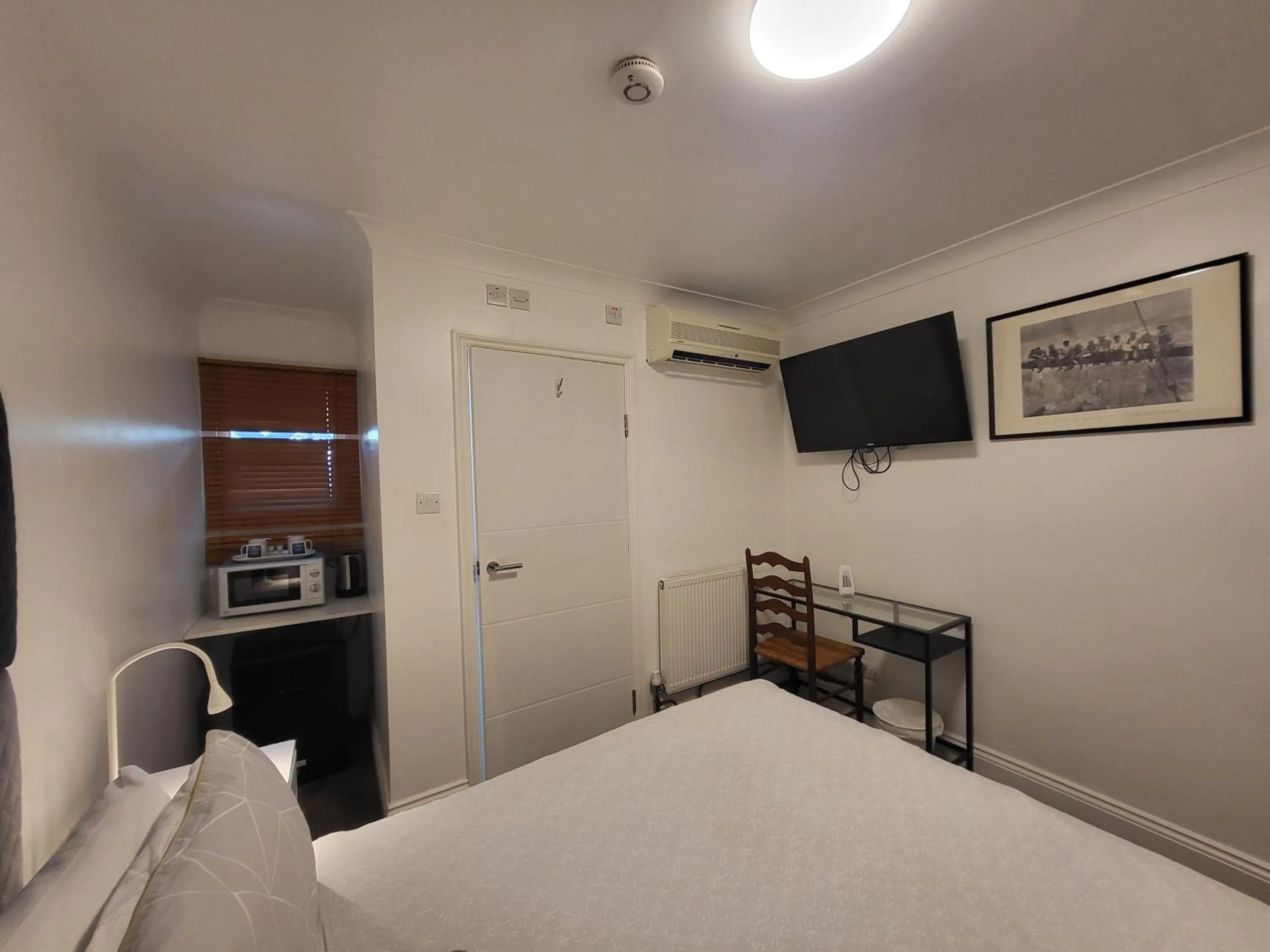 Bed in Abbey Point Hotel