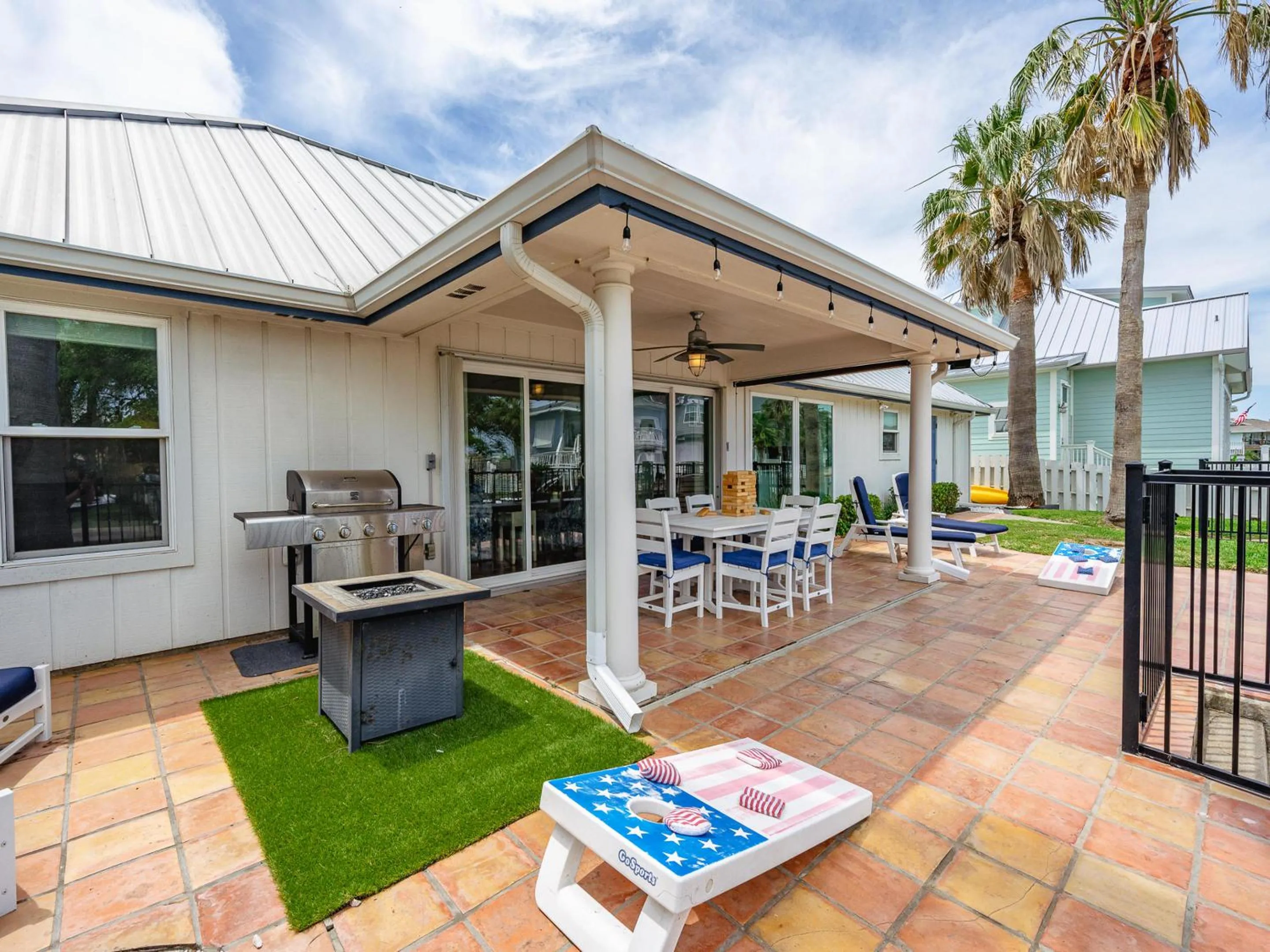 Property building in Flamingo House