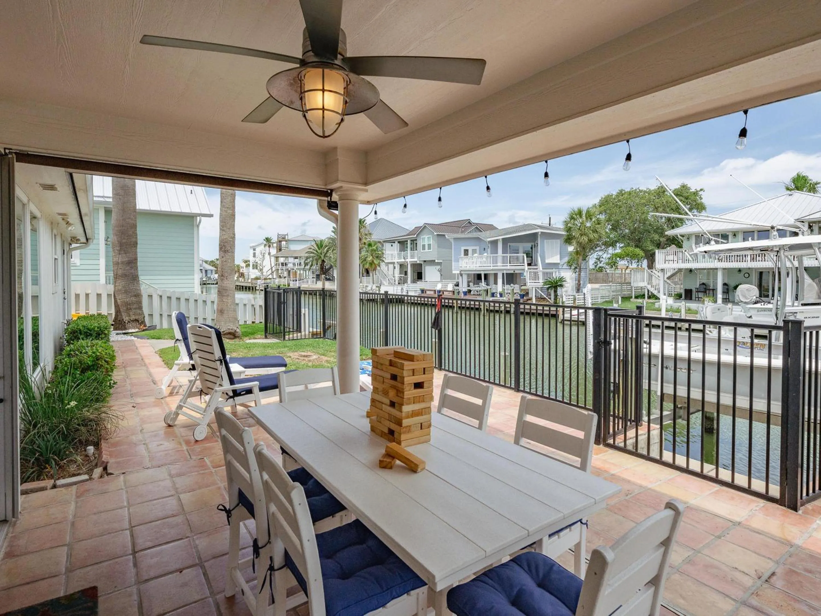 Property building in Flamingo House