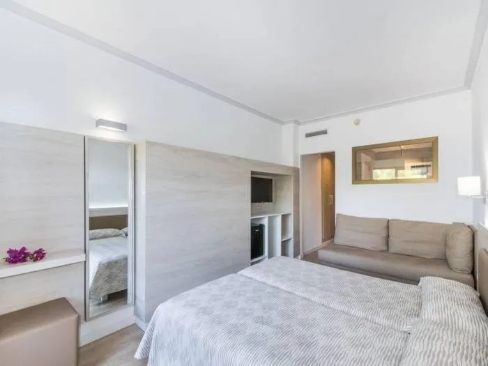 Photo of the whole room, Bed in Hotel Na Taconera