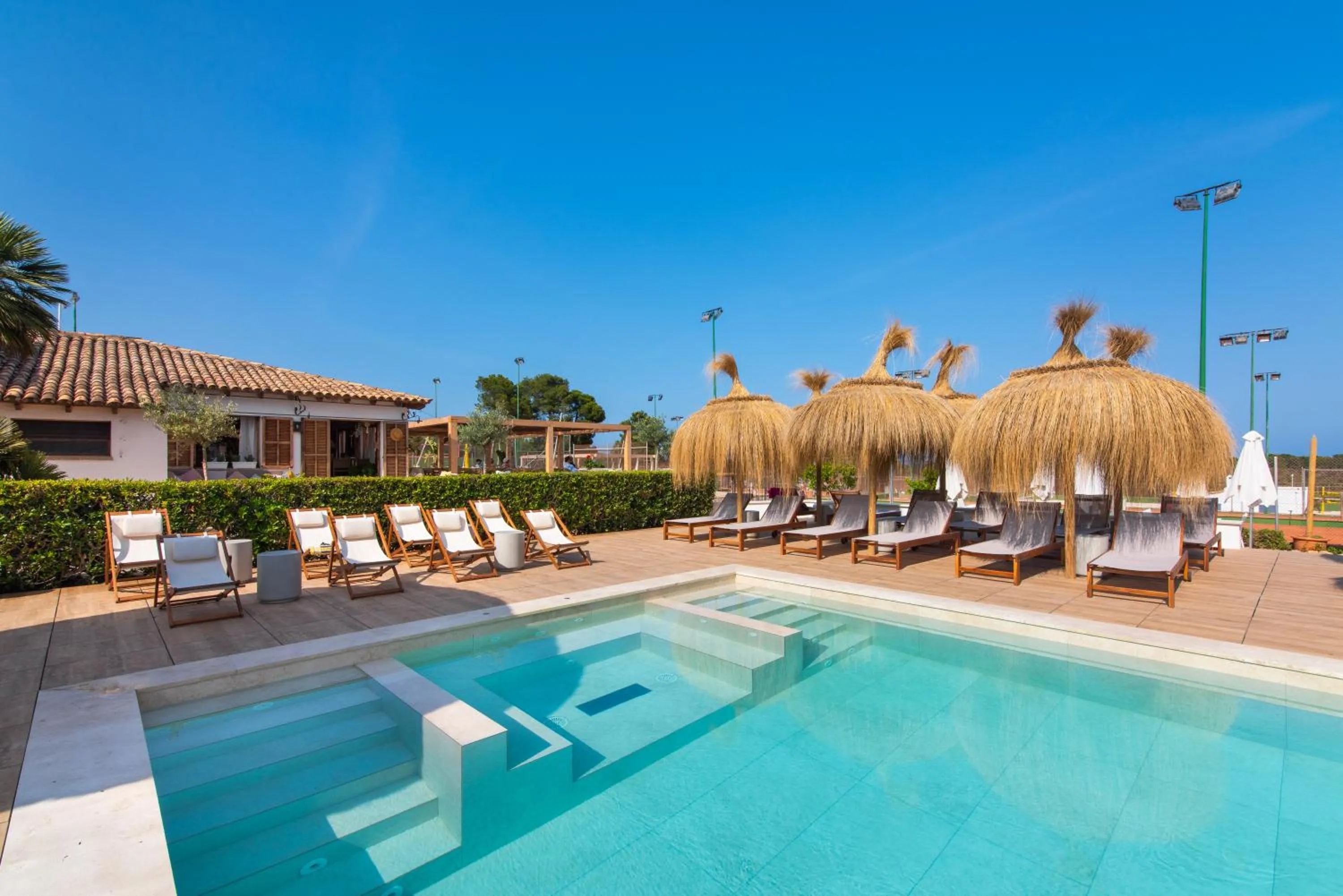 Swimming pool in Hotel Na Taconera