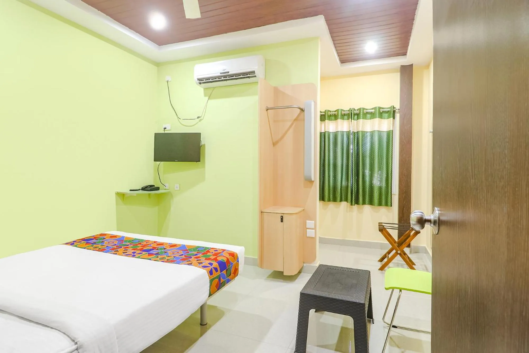 TV and multimedia, Bed in FabExpress Airport Stay Inn - Nr Hyderabad Airport