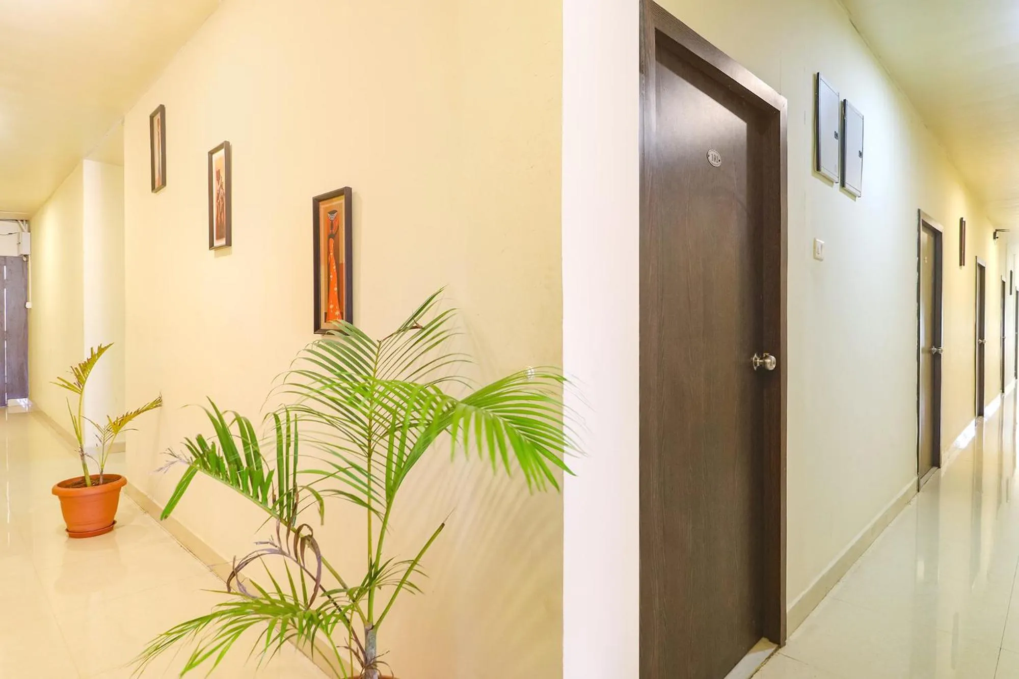 Lobby or reception in FabExpress Airport Stay Inn - Nr Hyderabad Airport