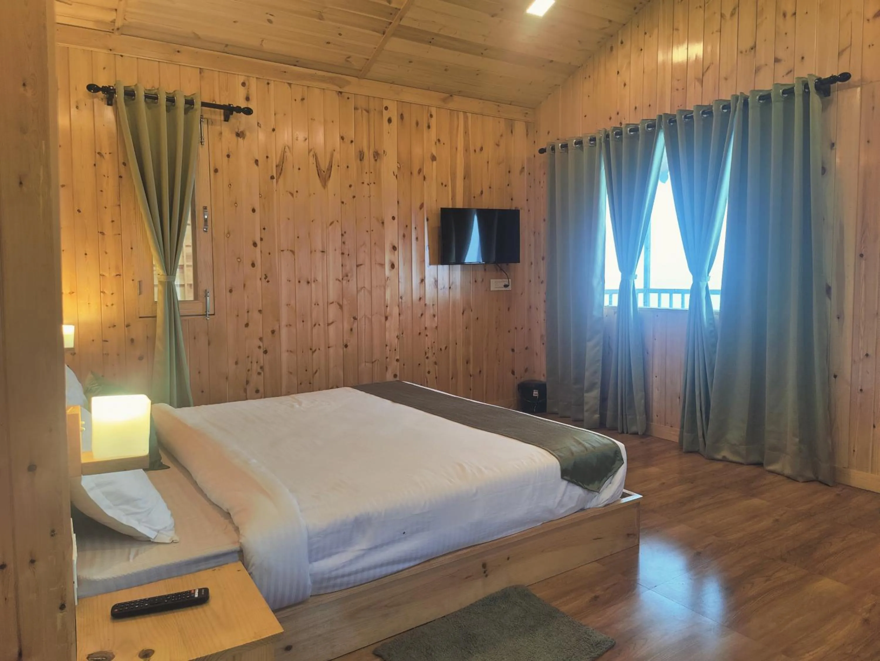 Bed in LaSerene The Cottage - Pangoot