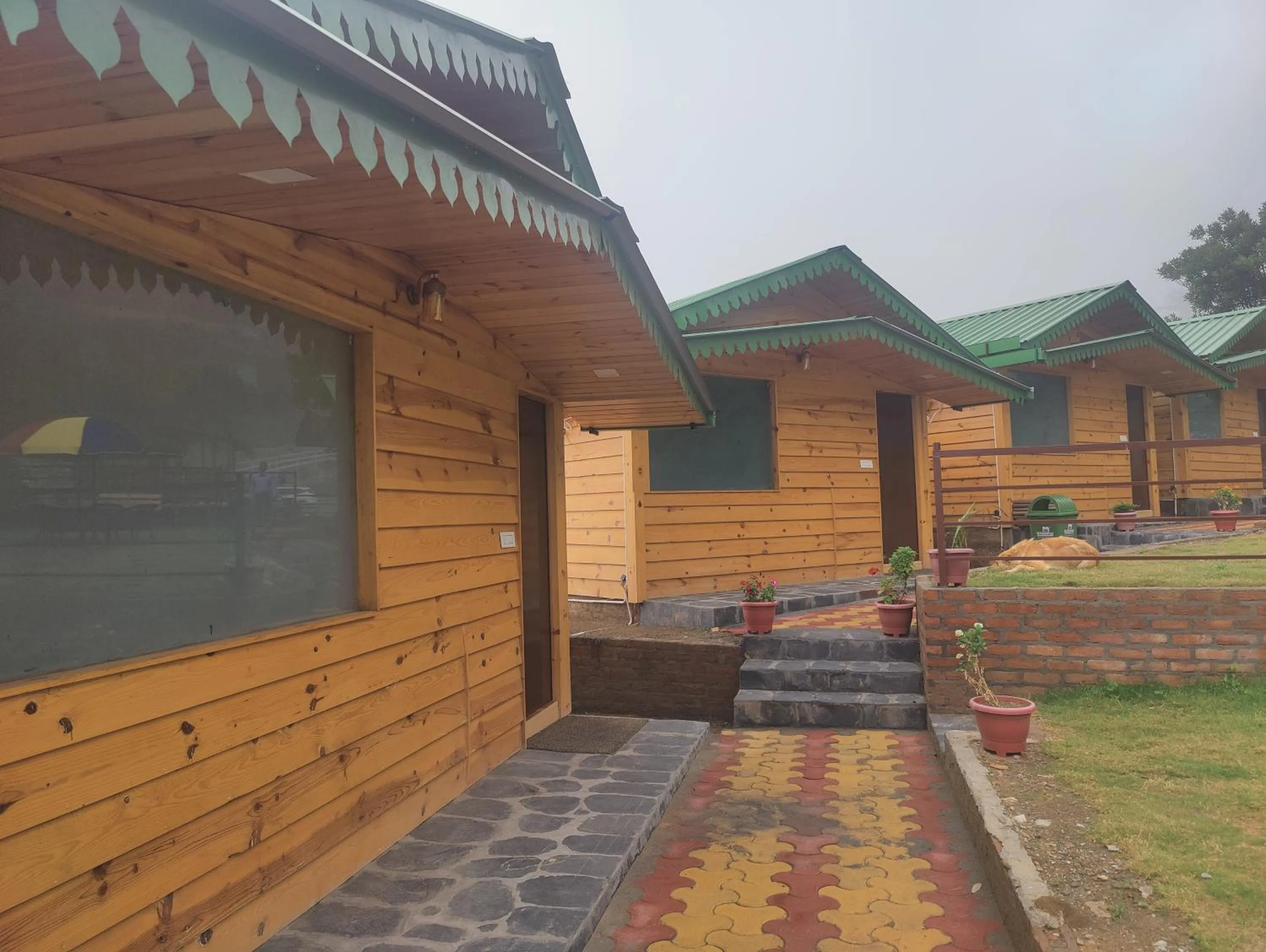 Property building in LaSerene The Cottage - Pangoot