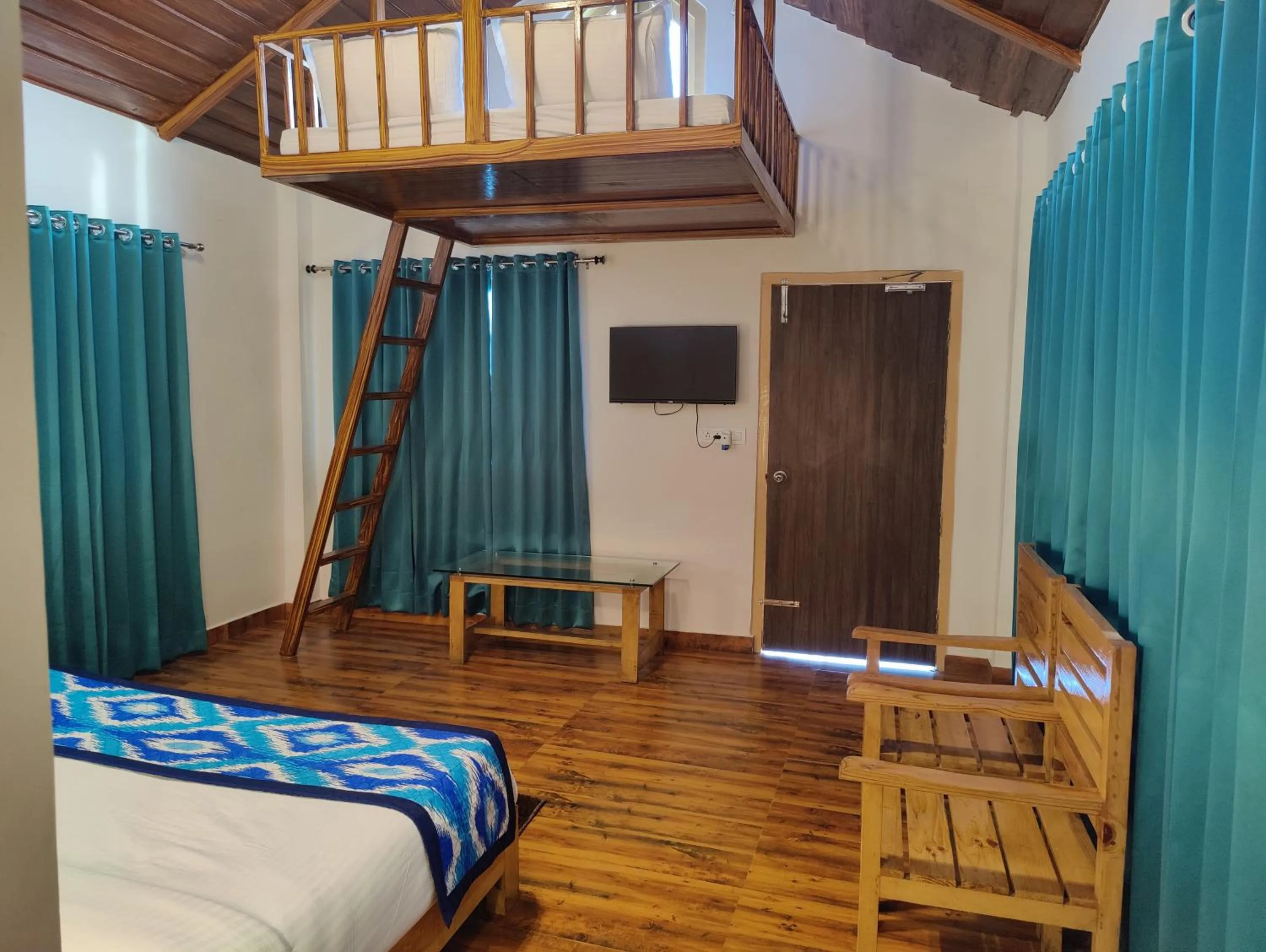 Bed in LaSerene The Cottage - Pangoot