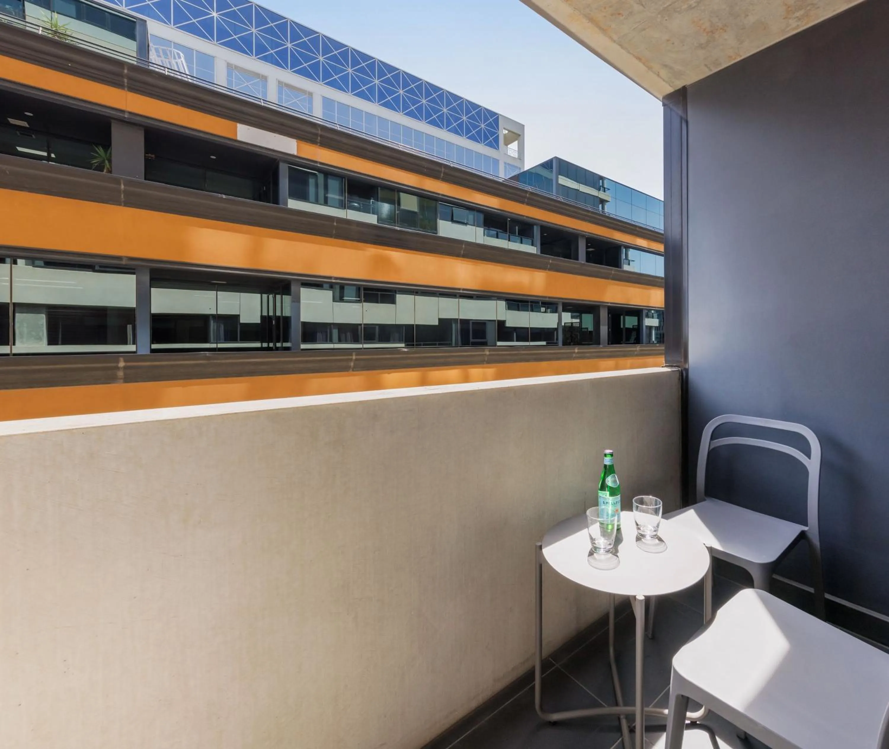 Balcony/Terrace in Oaks Melbourne St Kilda Road Hotel