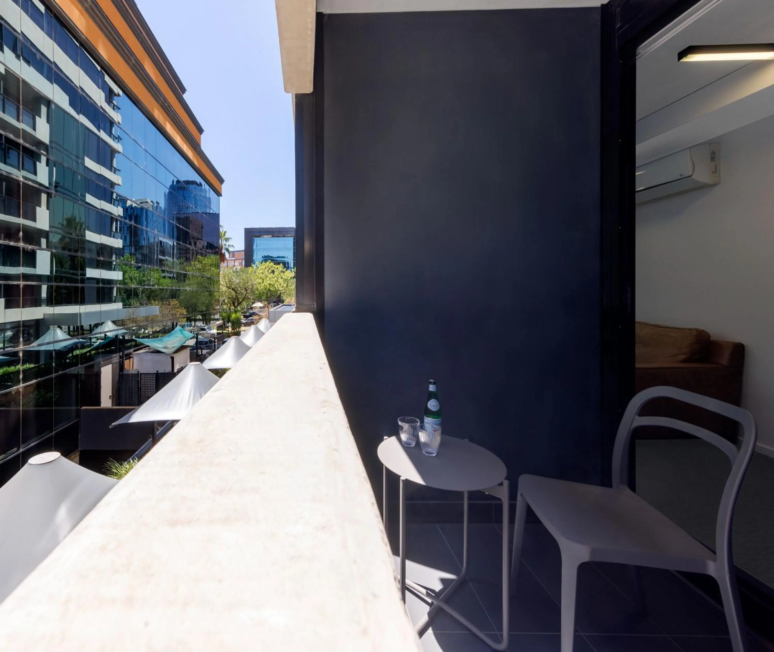 Balcony/Terrace in Oaks Melbourne St Kilda Road Hotel