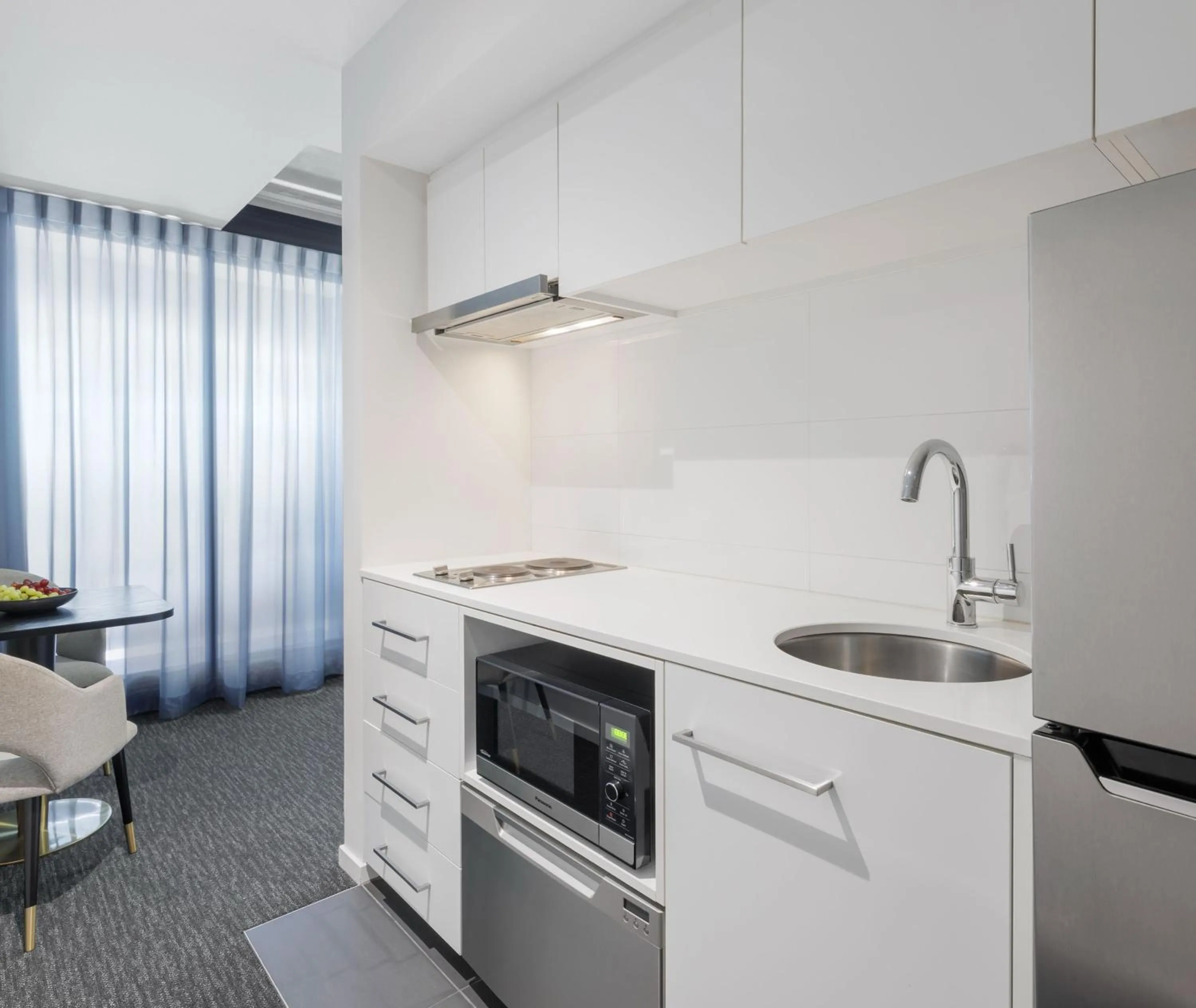 Kitchen or kitchenette in Oaks Melbourne St Kilda Road Hotel