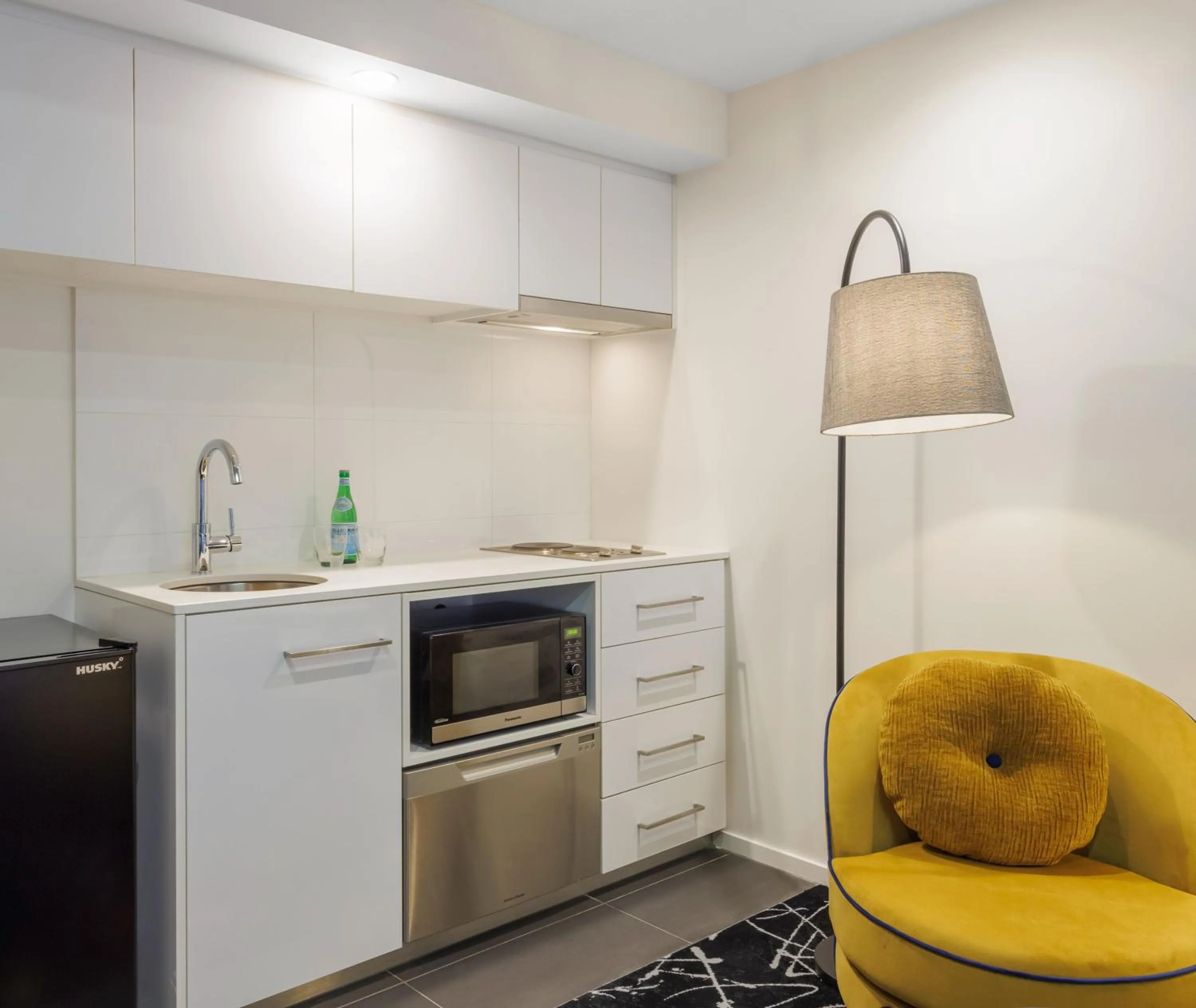 Kitchen or kitchenette in Oaks Melbourne St Kilda Road Hotel