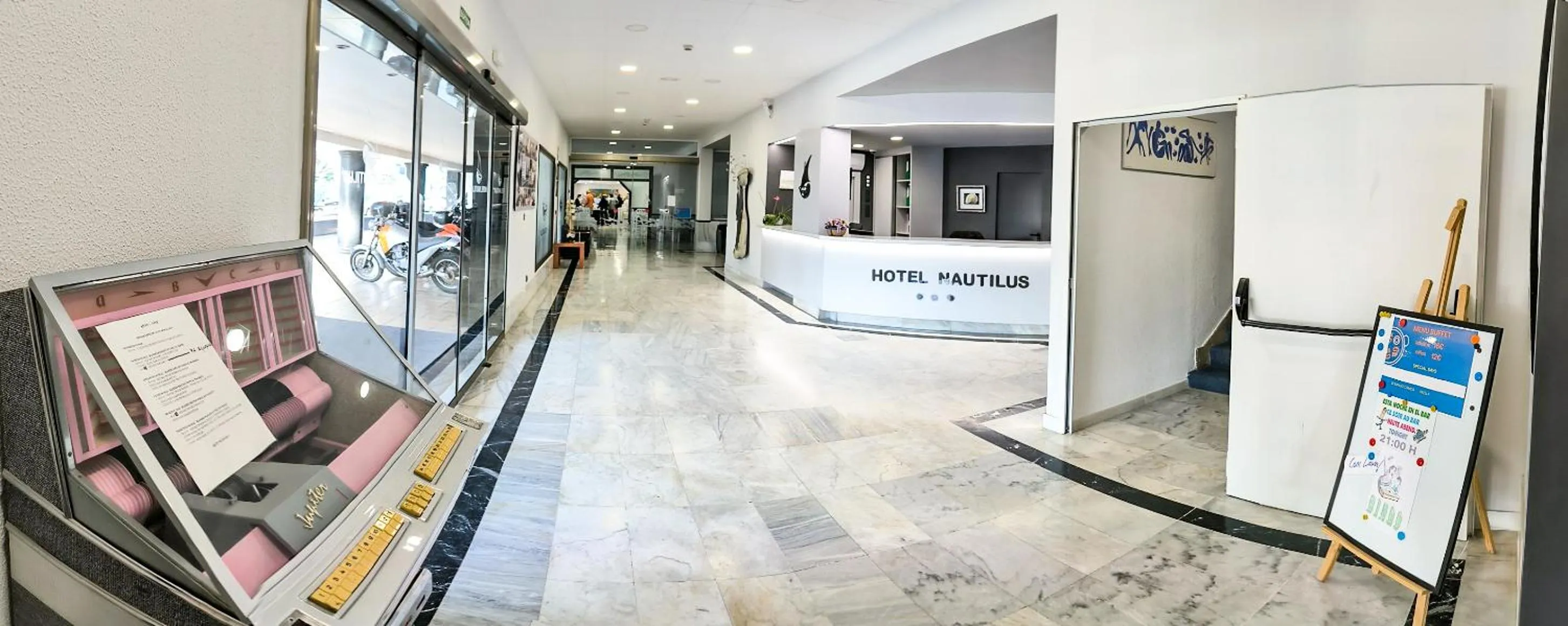Lobby or reception in Nautilus Hotel