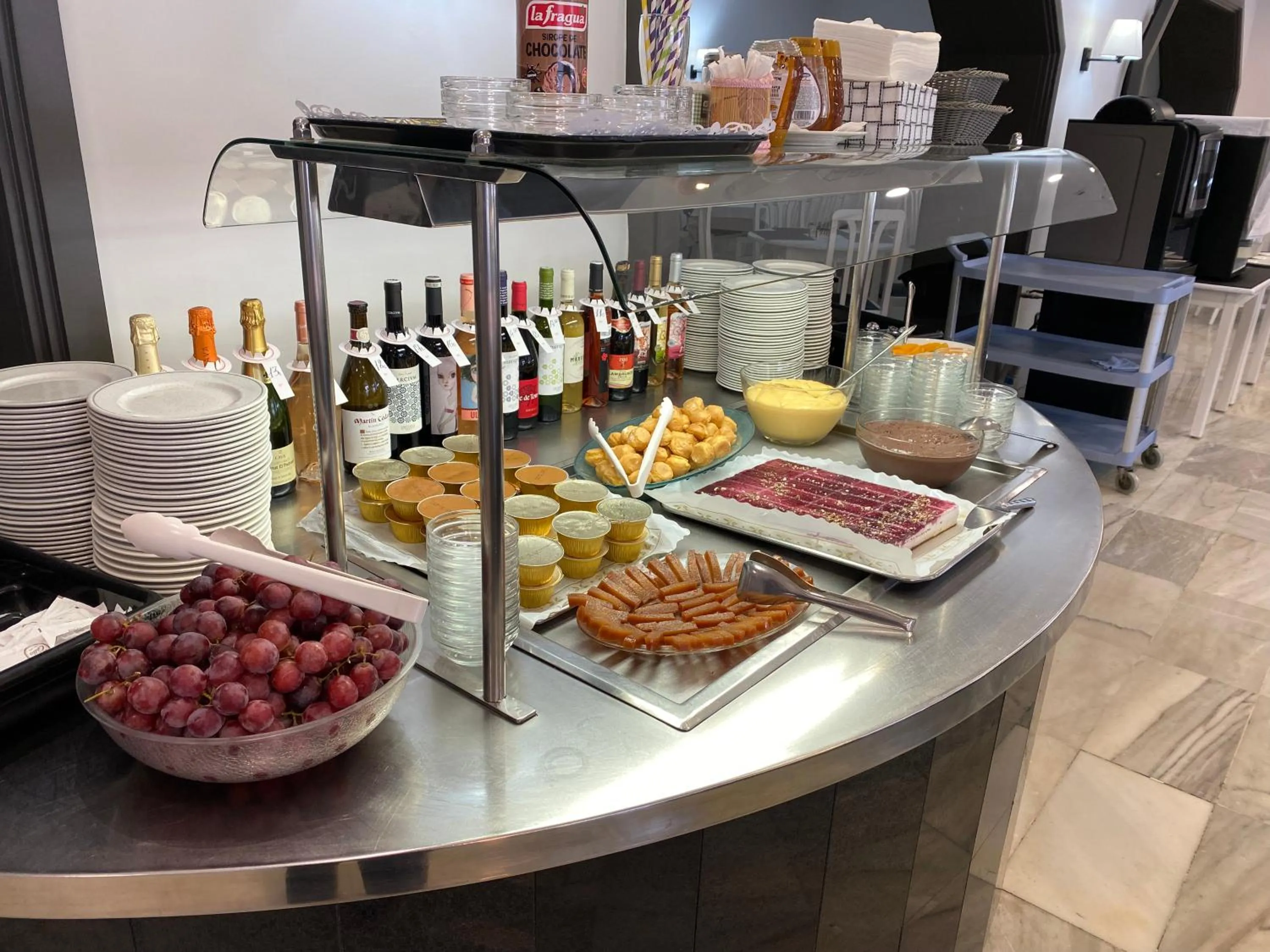 Food in Nautilus Hotel