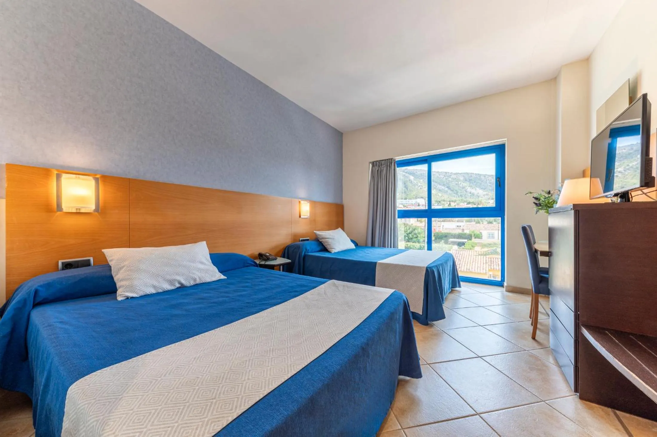 Photo of the whole room in Hotel Rober Palas