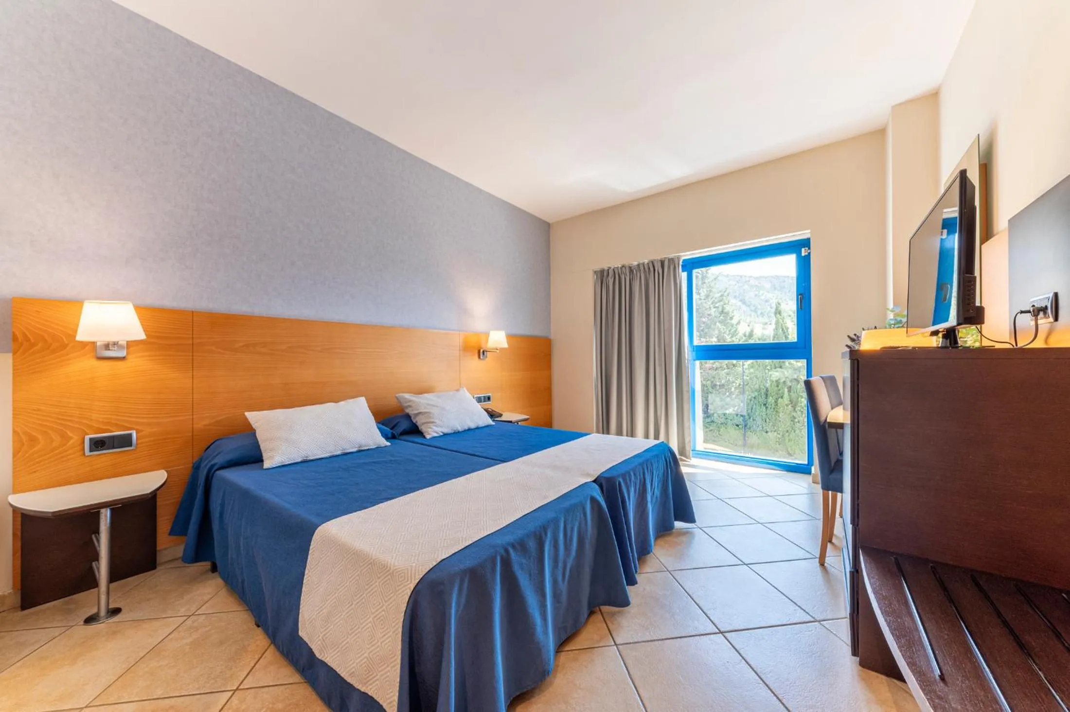 Photo of the whole room in Hotel Rober Palas