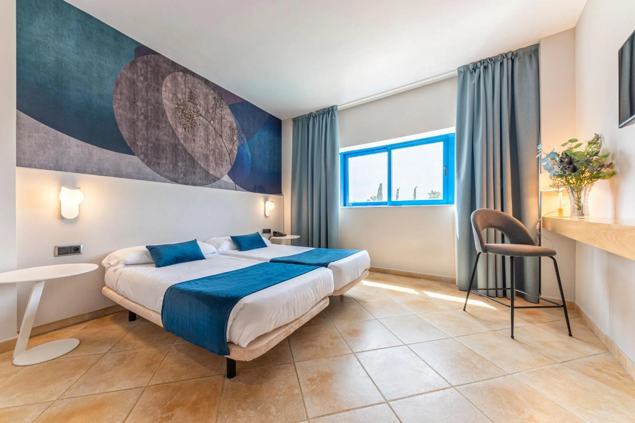 Bedroom in Hotel Rober Palas