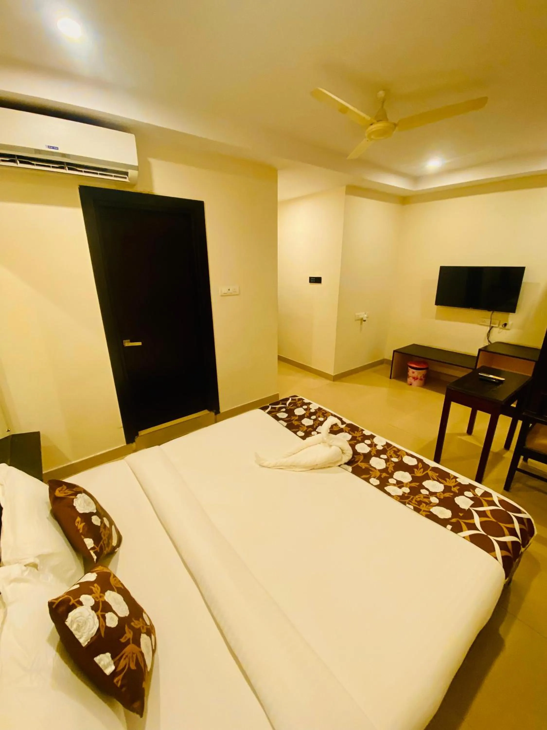 Bed in SHLOKA RESIDENCY