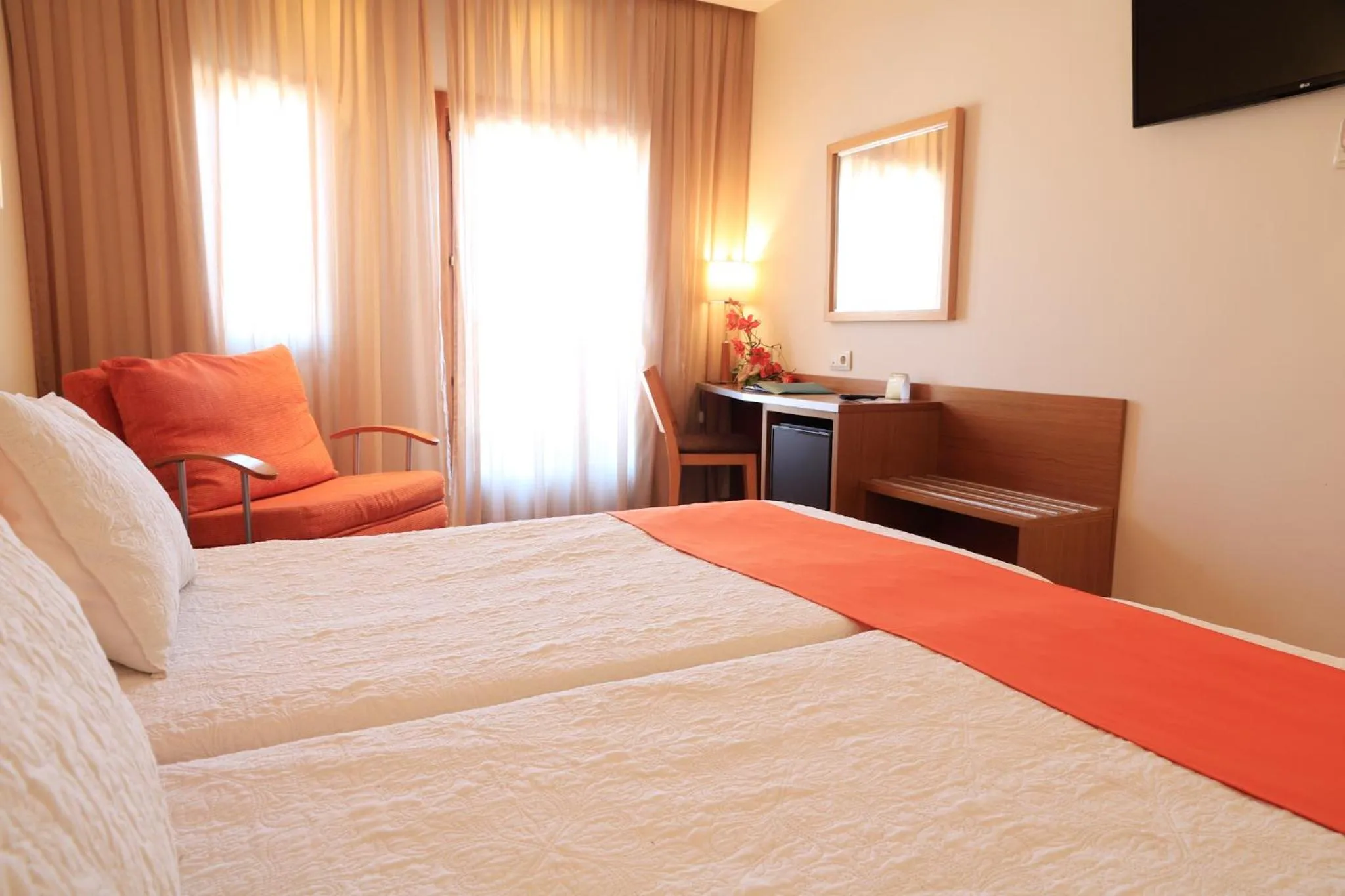 Photo of the whole room, Bed in Hotel Monarque Costa Narejos
