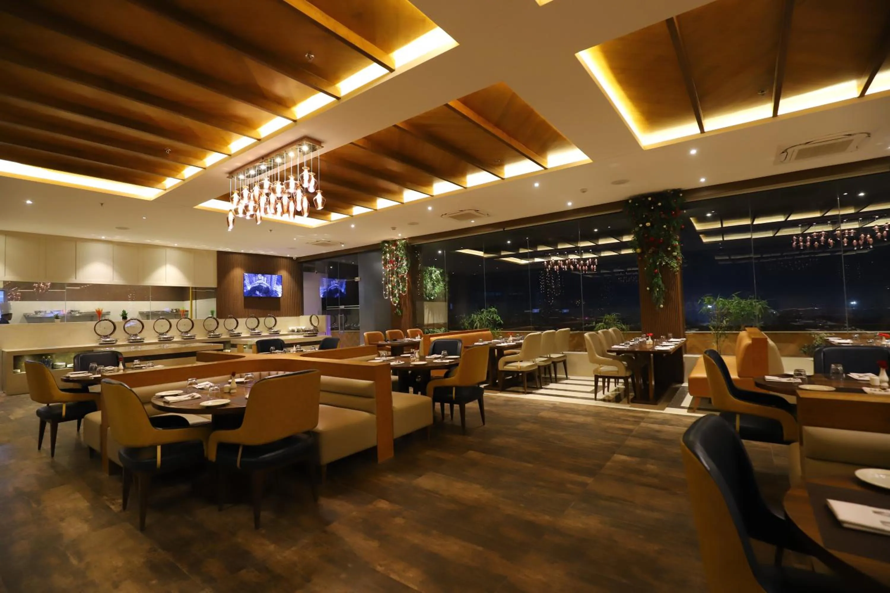 Restaurant/places to eat in The Pristine Hotel