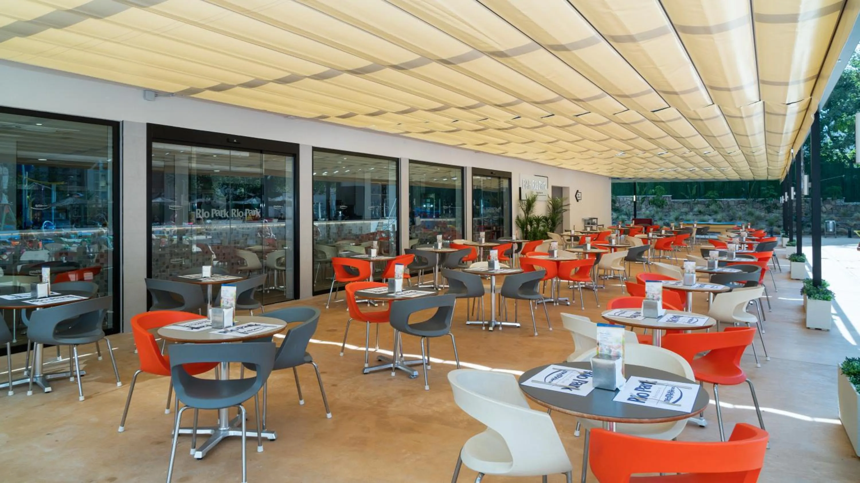 Lounge or bar in Medplaya Hotel Rio Park