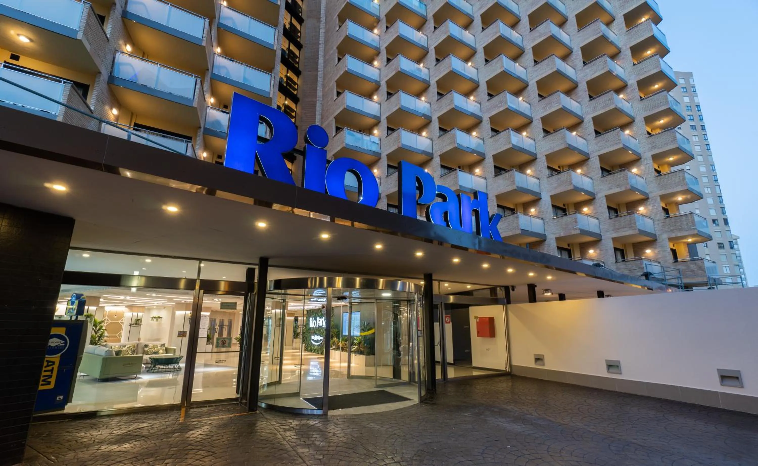 Facade/entrance in Medplaya Hotel Rio Park