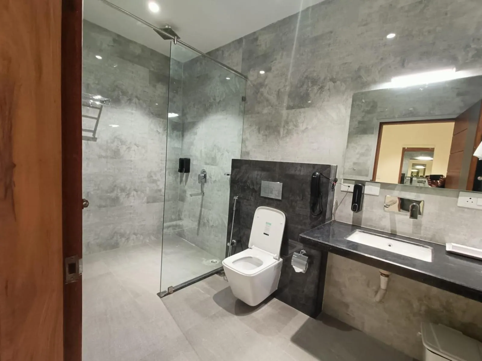 Shower in HOTEL GOLDEN ORCHID