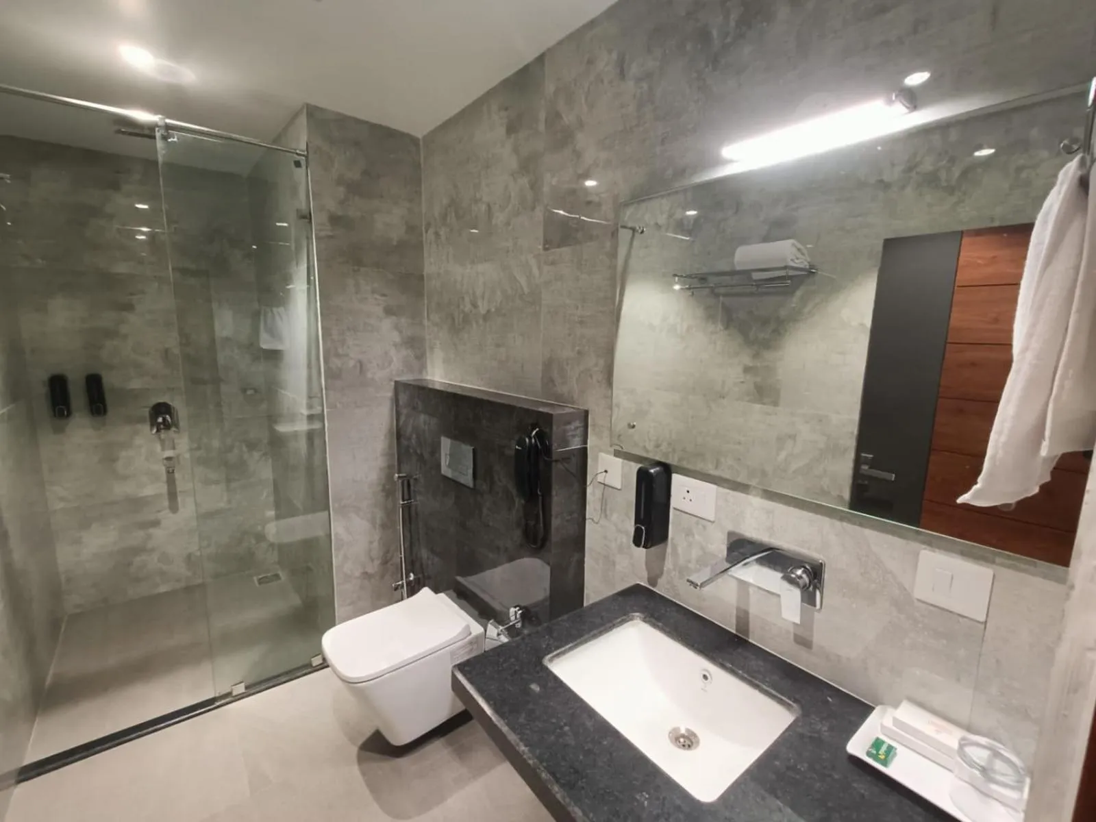 Shower in HOTEL GOLDEN ORCHID