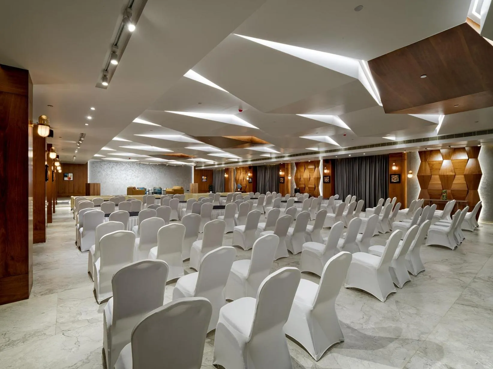 Banquet/Function facilities in Hotel Akruti, Nanded