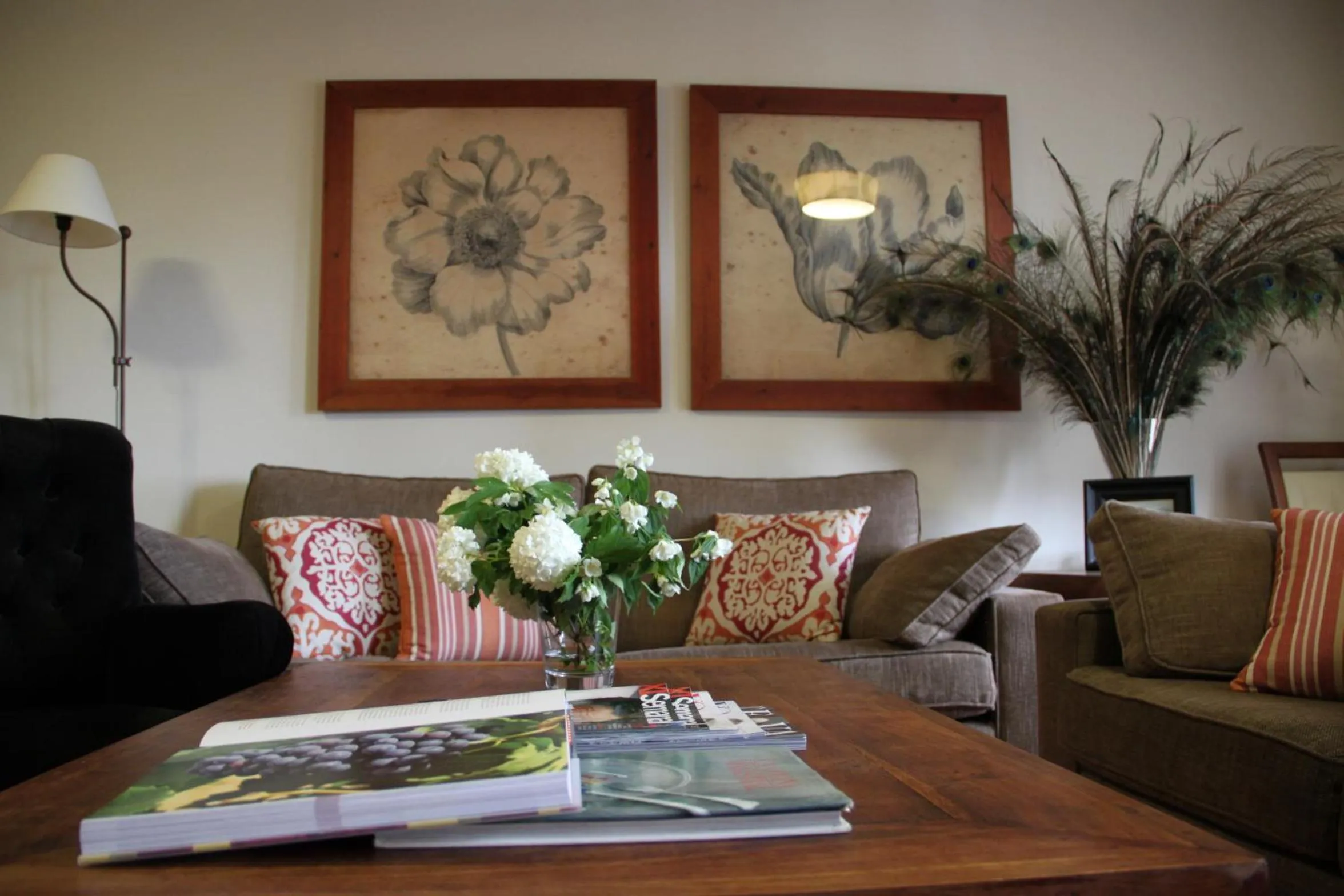 Communal lounge/ TV room in Villa Mencia