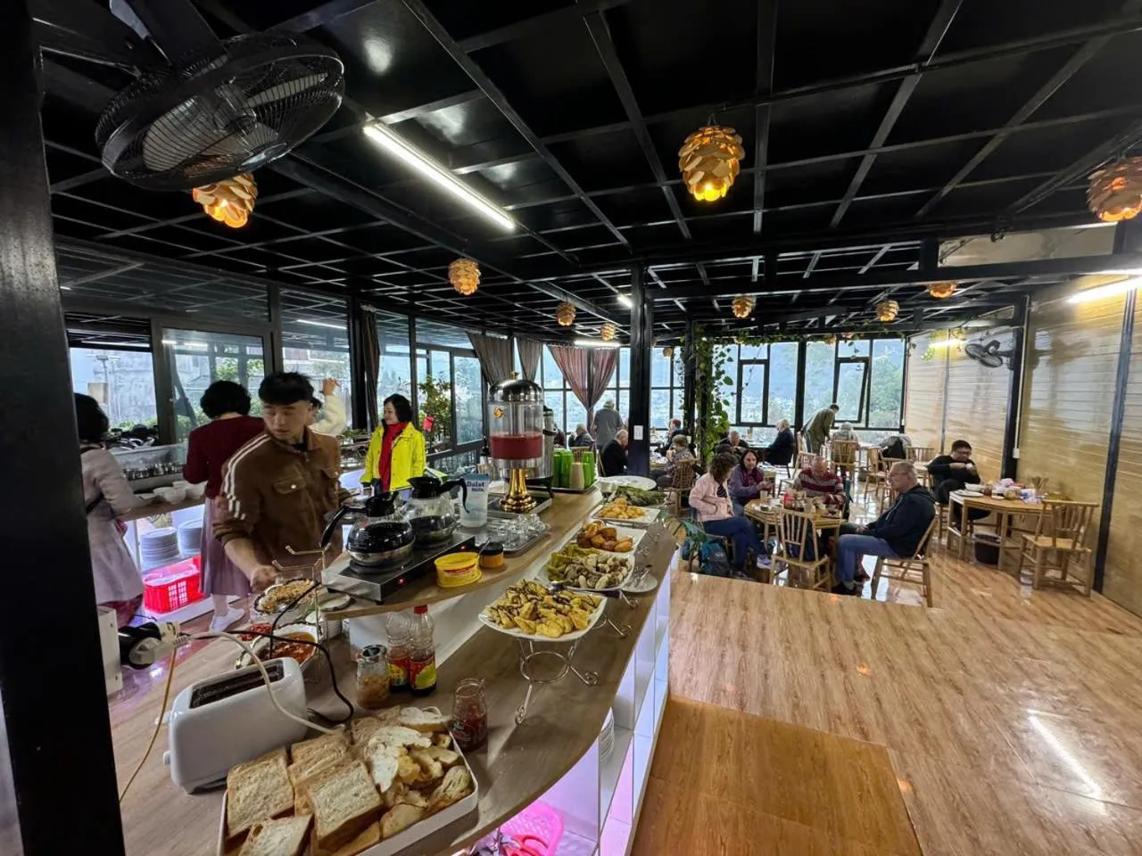 Restaurant/places to eat in Plum Homestay Đồng Văn