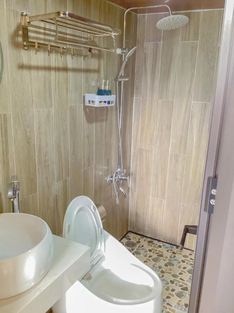 Shower in Plum Homestay Đồng Văn