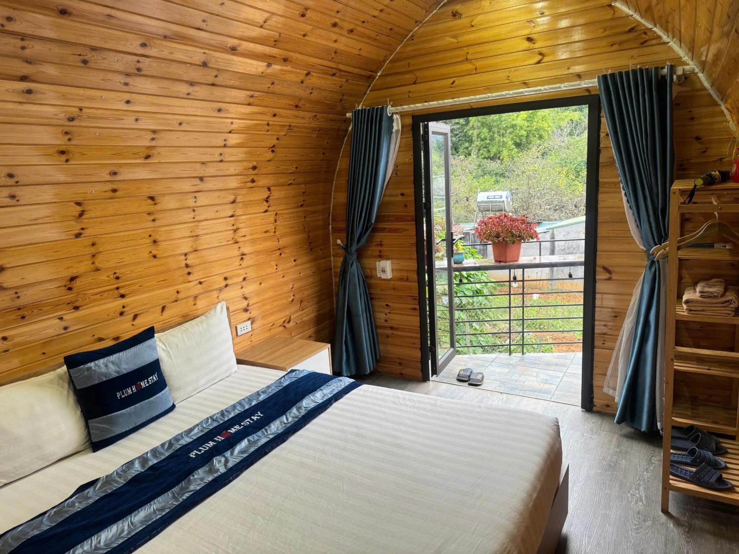 Property building, Bed in Plum Homestay Đồng Văn