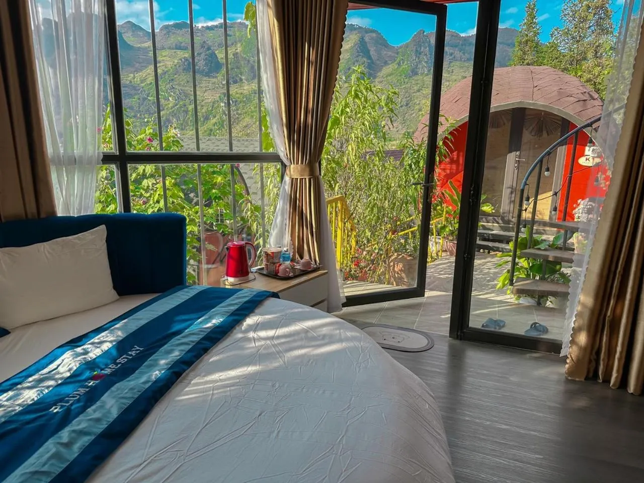 View (from property/room), Bed in Plum Homestay Đồng Văn