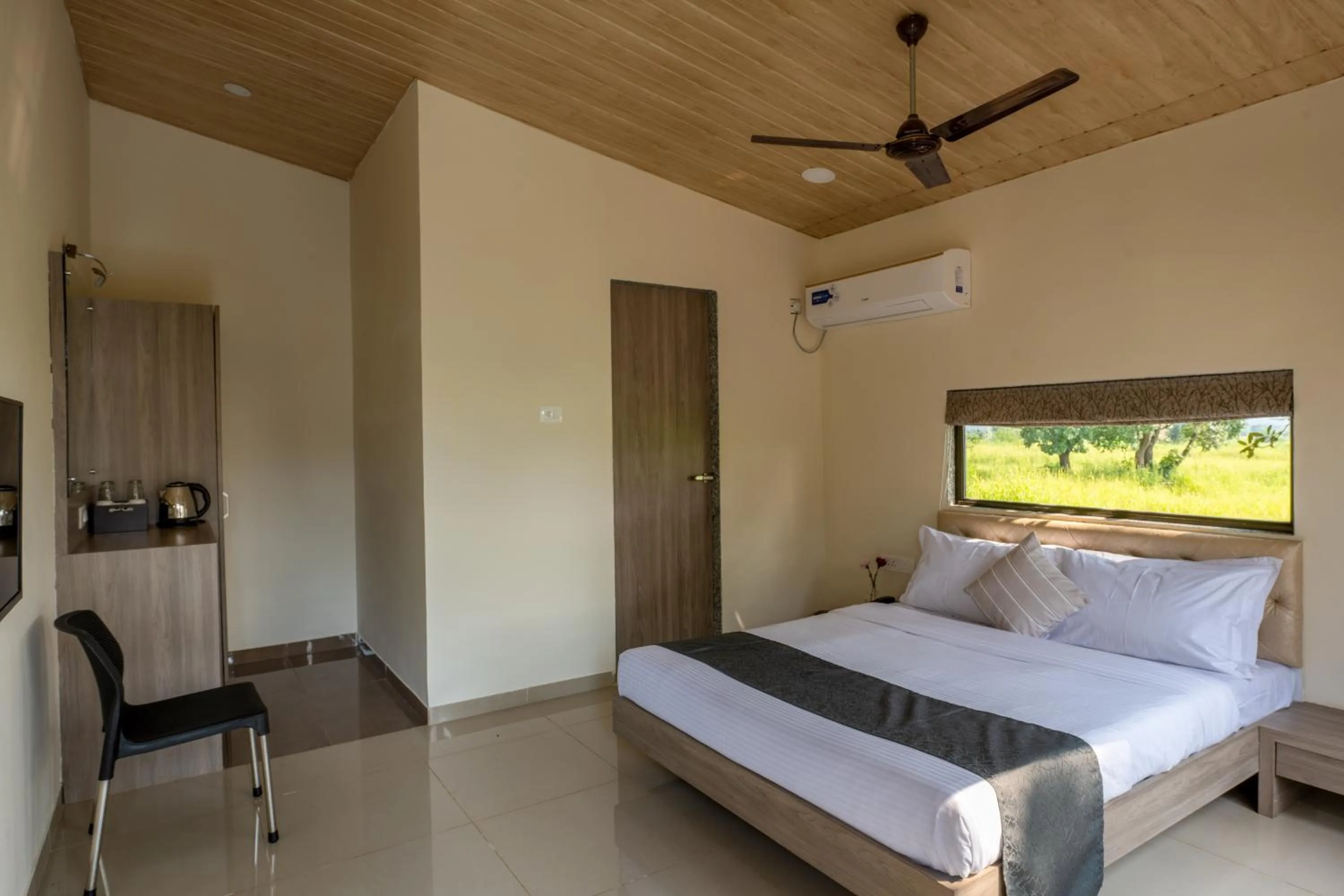 Bed in HillRock Resort & Villas, Neral-Karjat