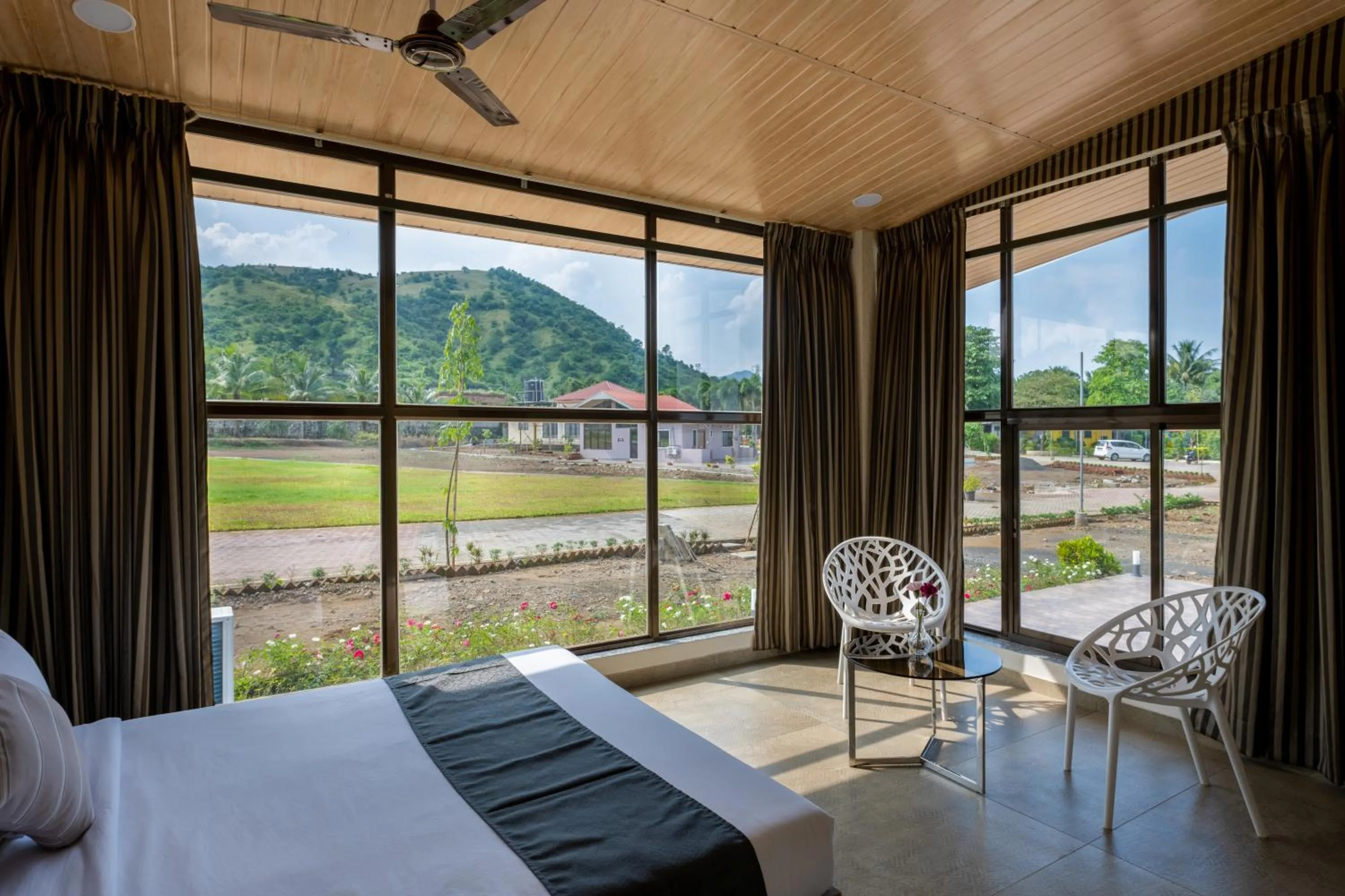 Bed in HillRock Resort & Villas, Neral-Karjat