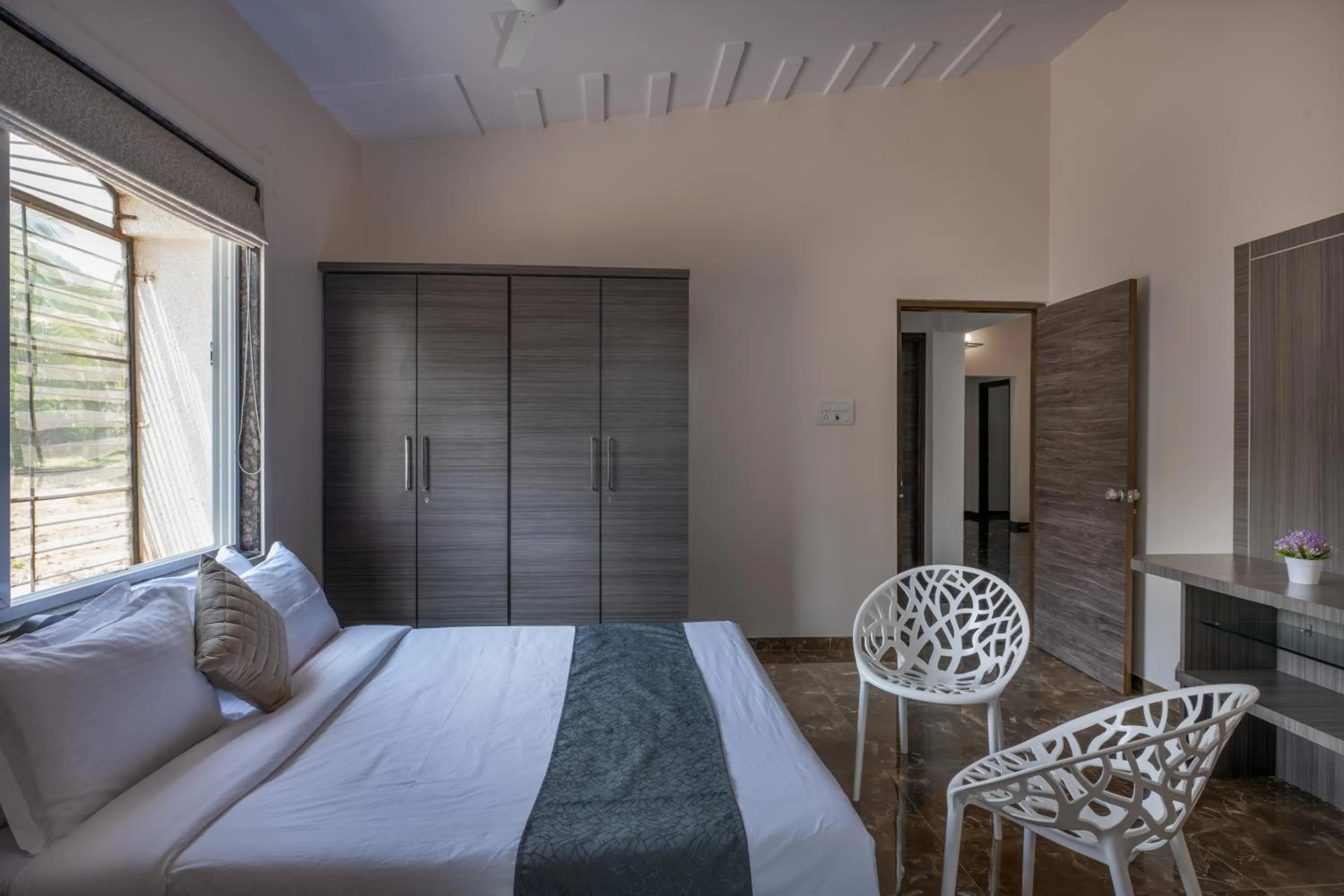 Bed in HillRock Resort & Villas, Neral-Karjat