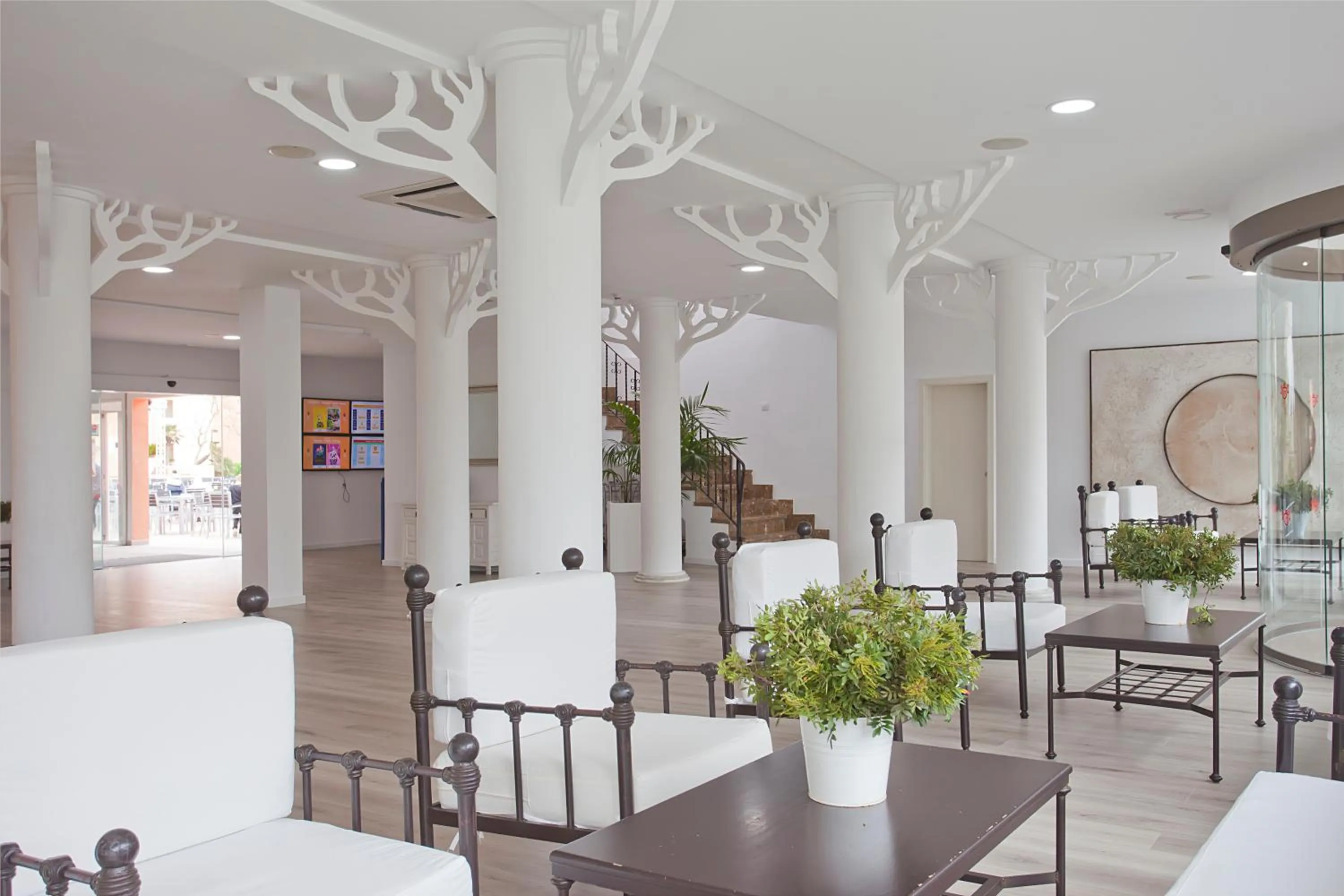 Lobby or reception in HYB Eurocalas