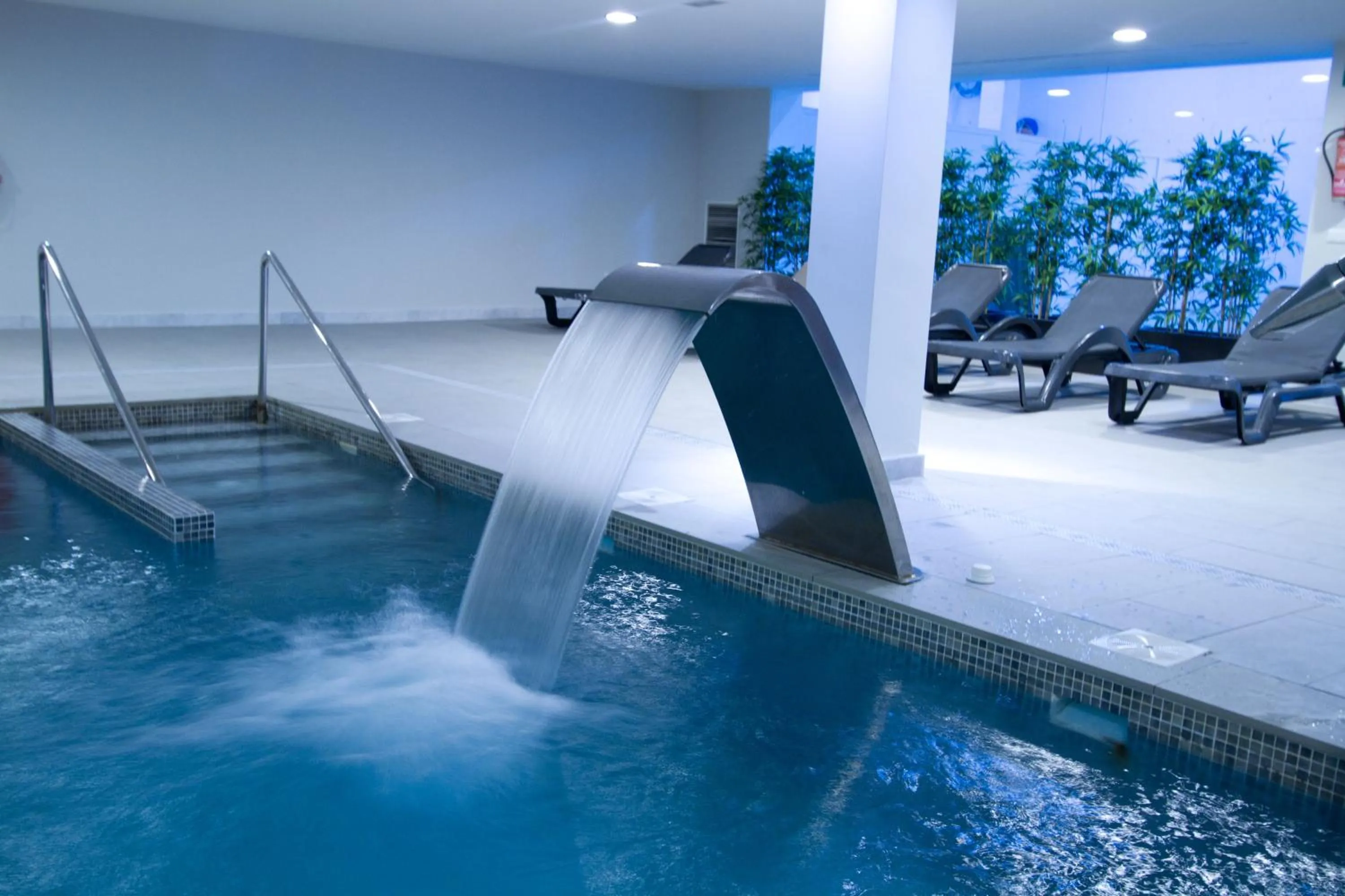 Swimming pool in Garbí Costa Luz