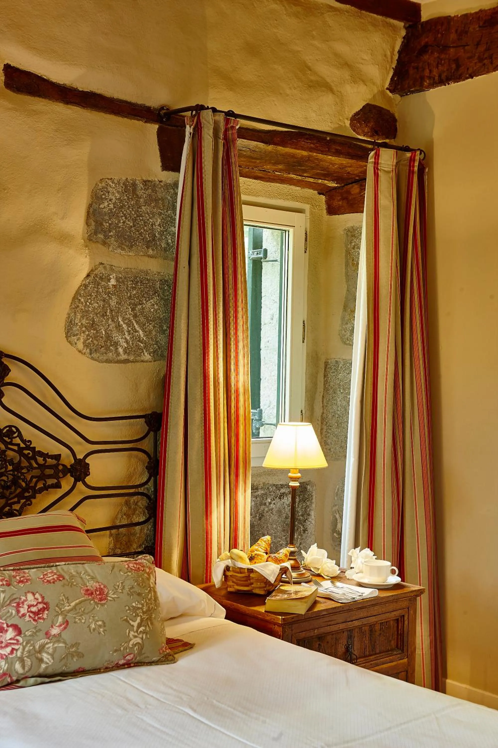 Bed in Hotel Zubieta