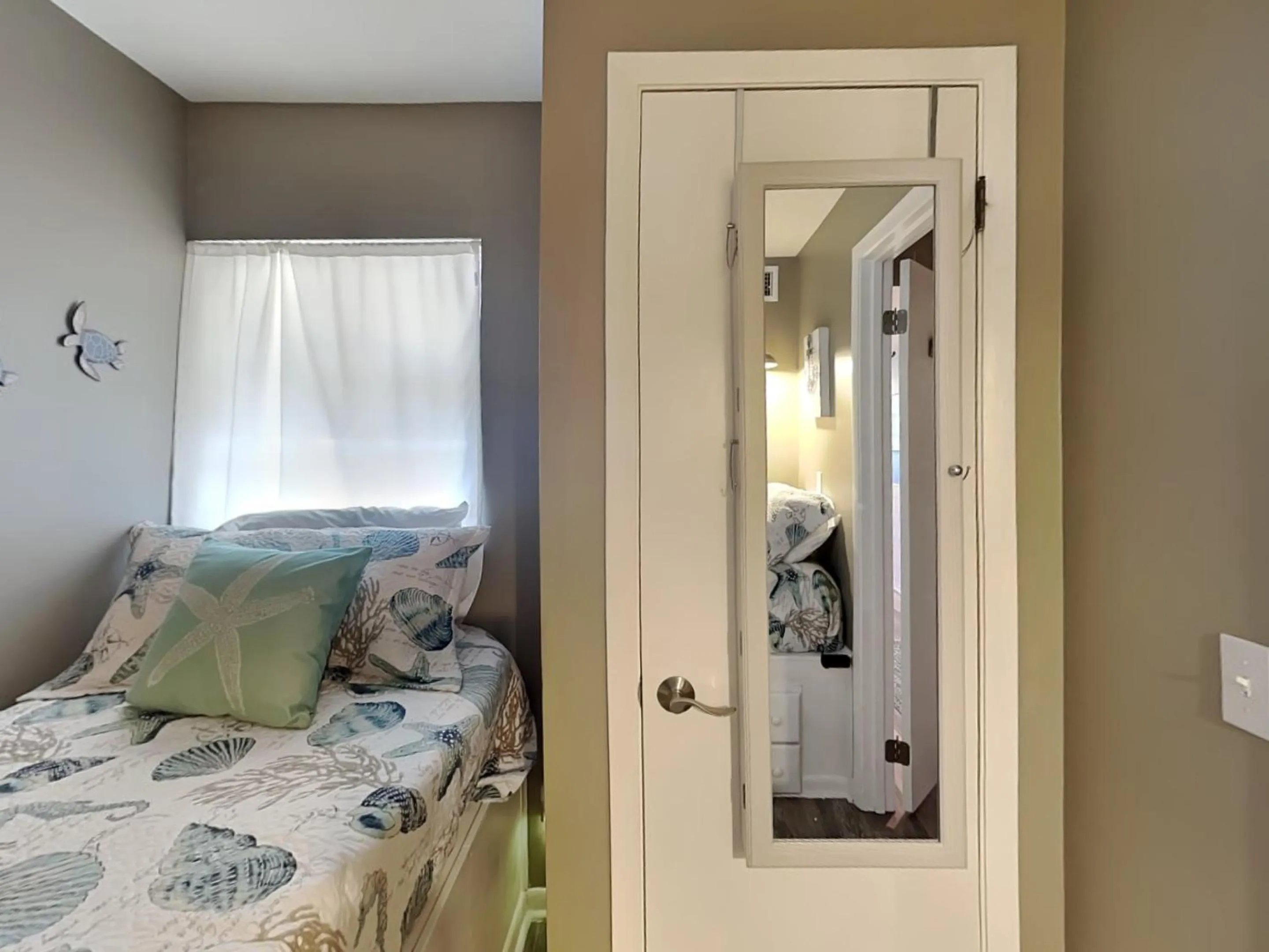 Bed in Colony Reef 3102