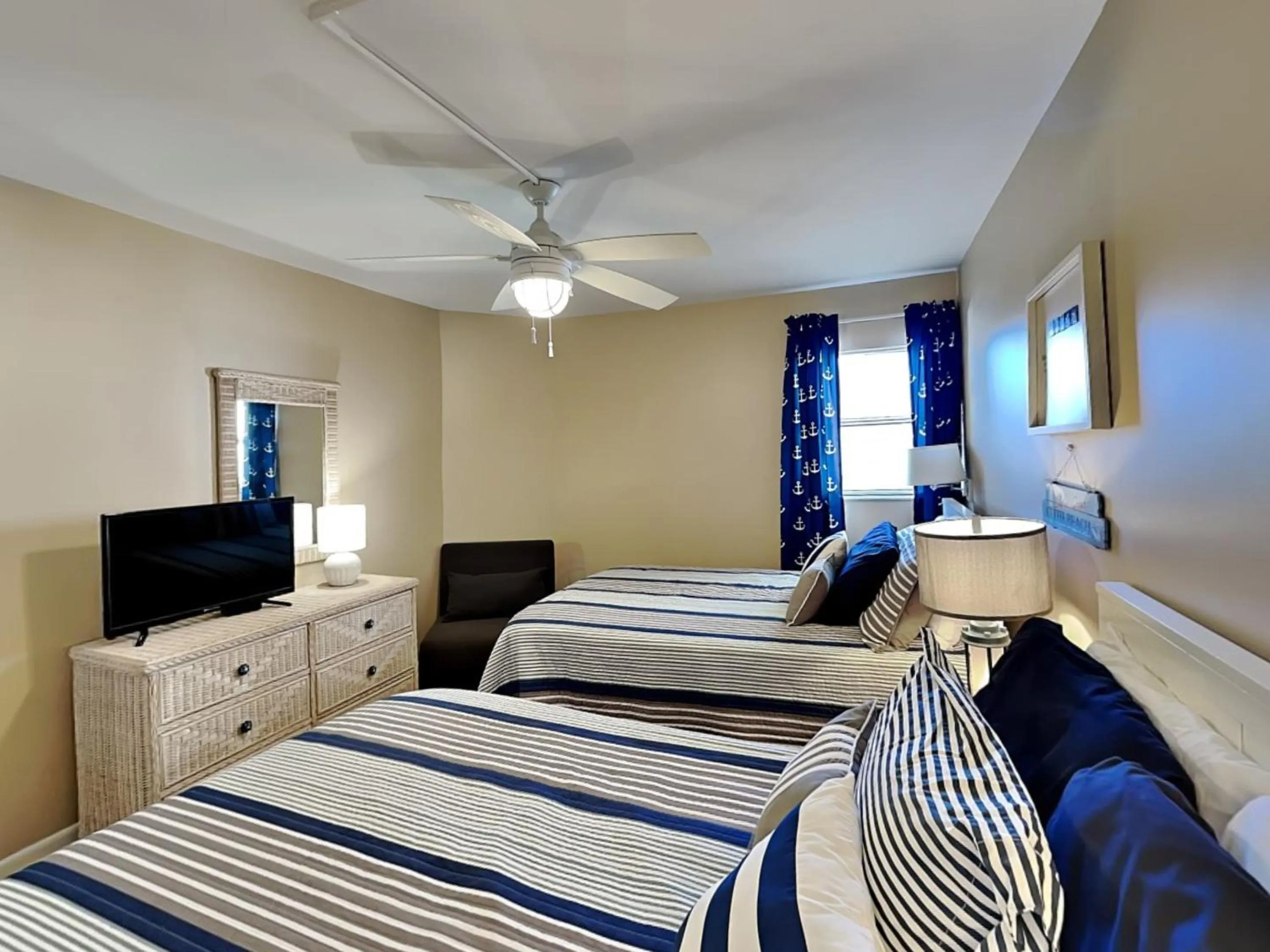 Bed in Colony Reef 3102