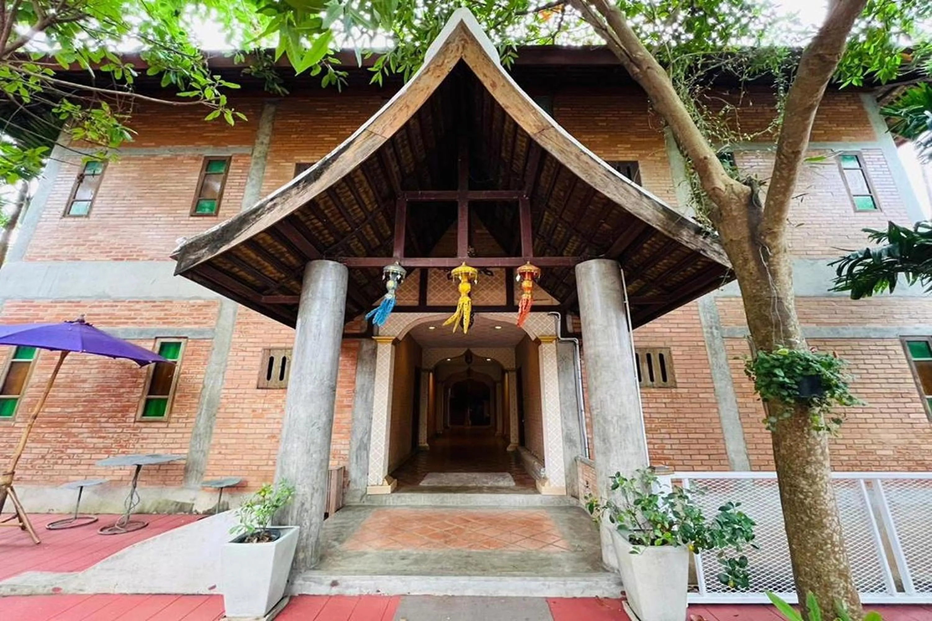 Property building in Amethyst Hotel Chiang Mai