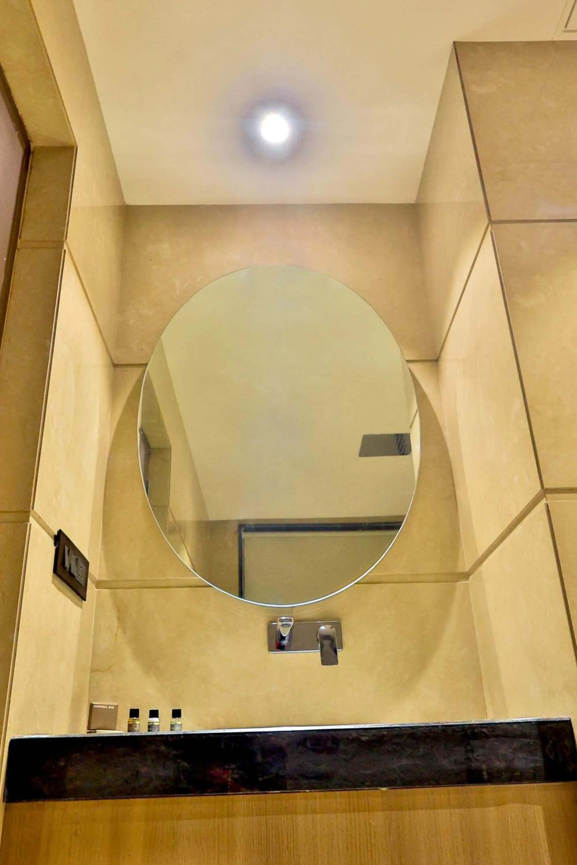 Bathroom in Hotel Kant Palace