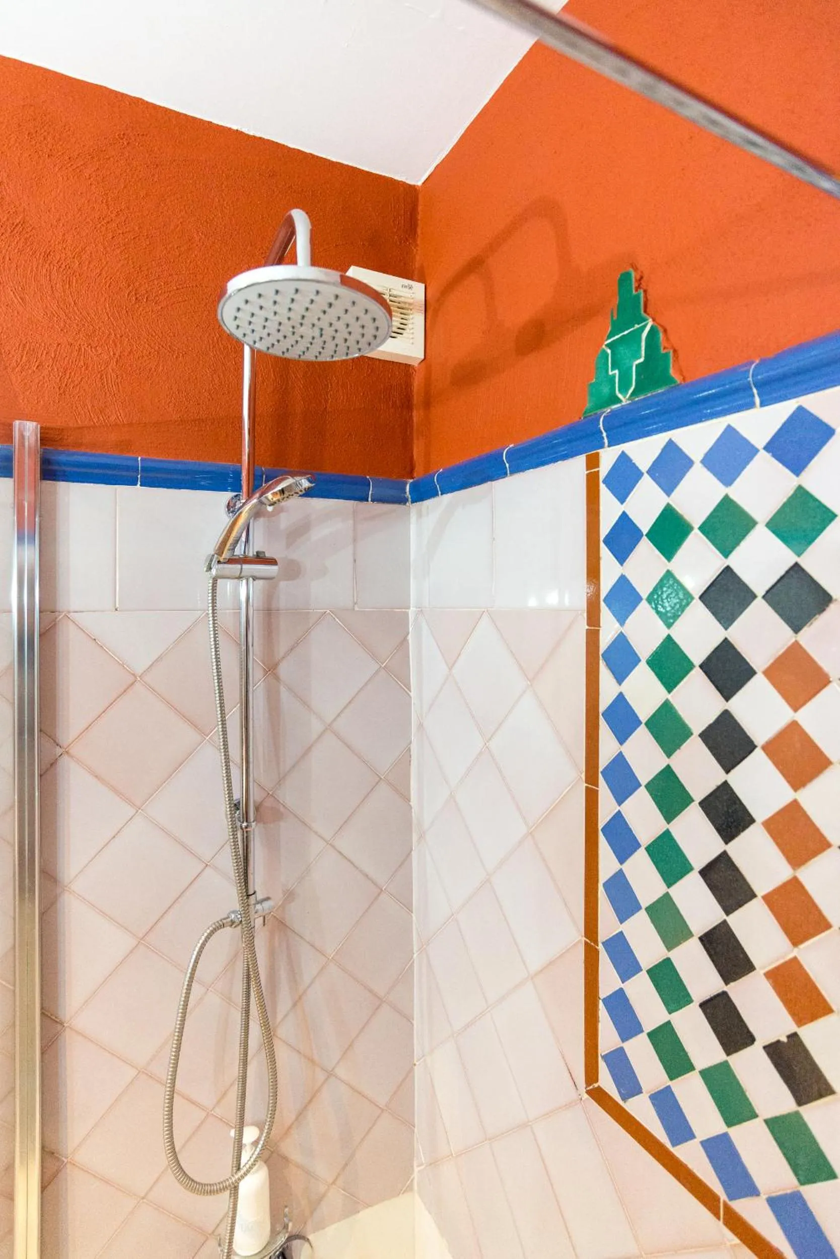 Bathroom in Hostal El Escudo de Mijas