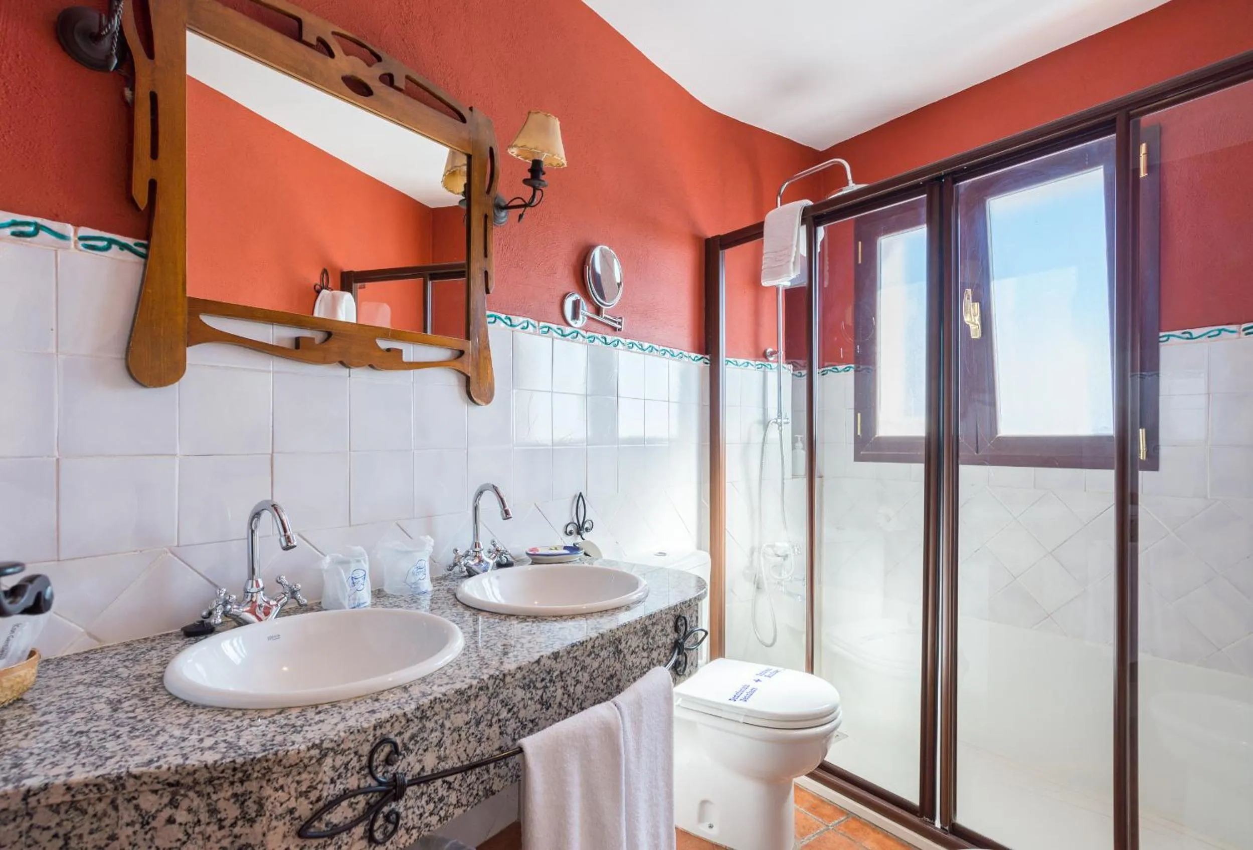 Bathroom in Hostal El Escudo de Mijas