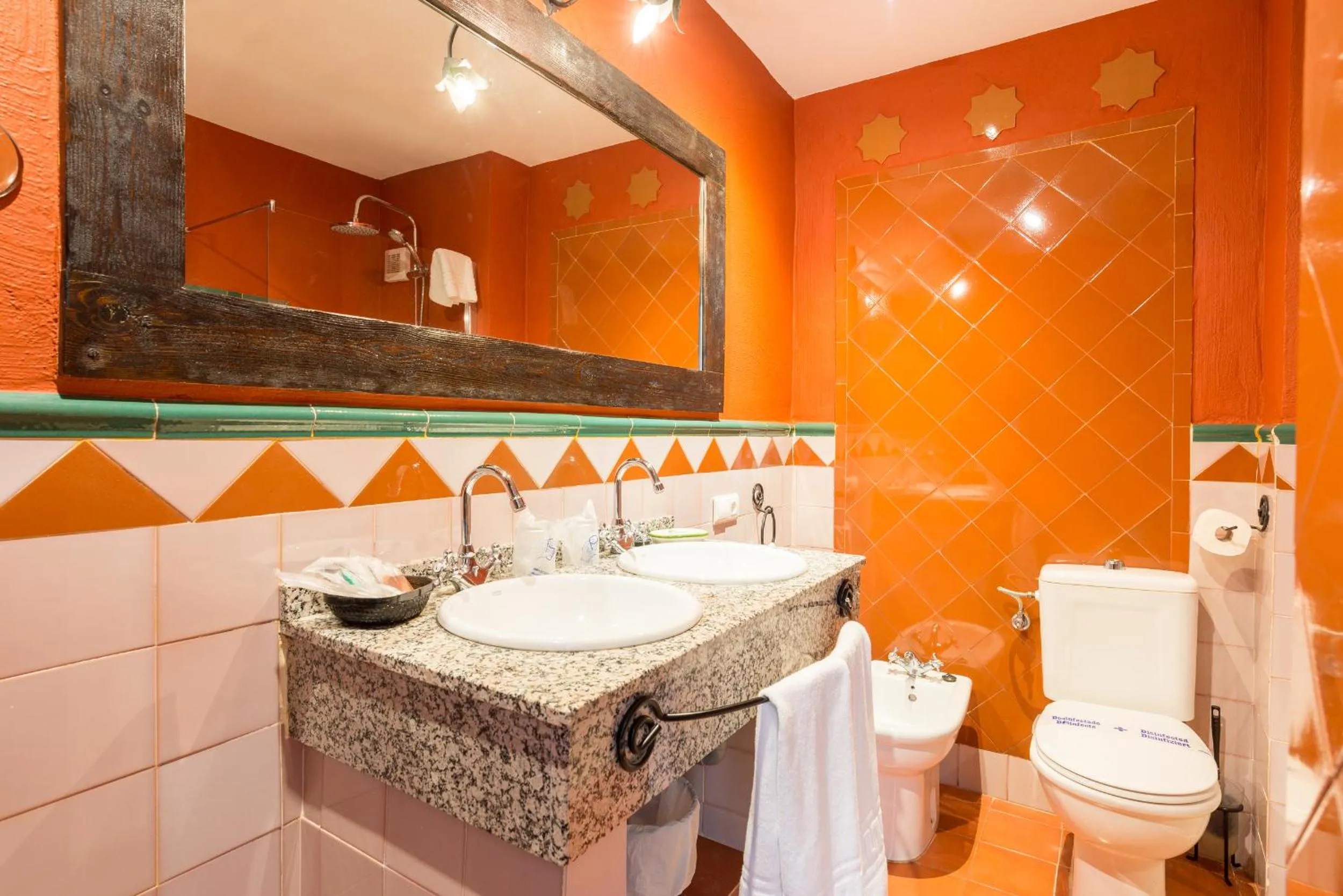 Bathroom in Hostal El Escudo de Mijas